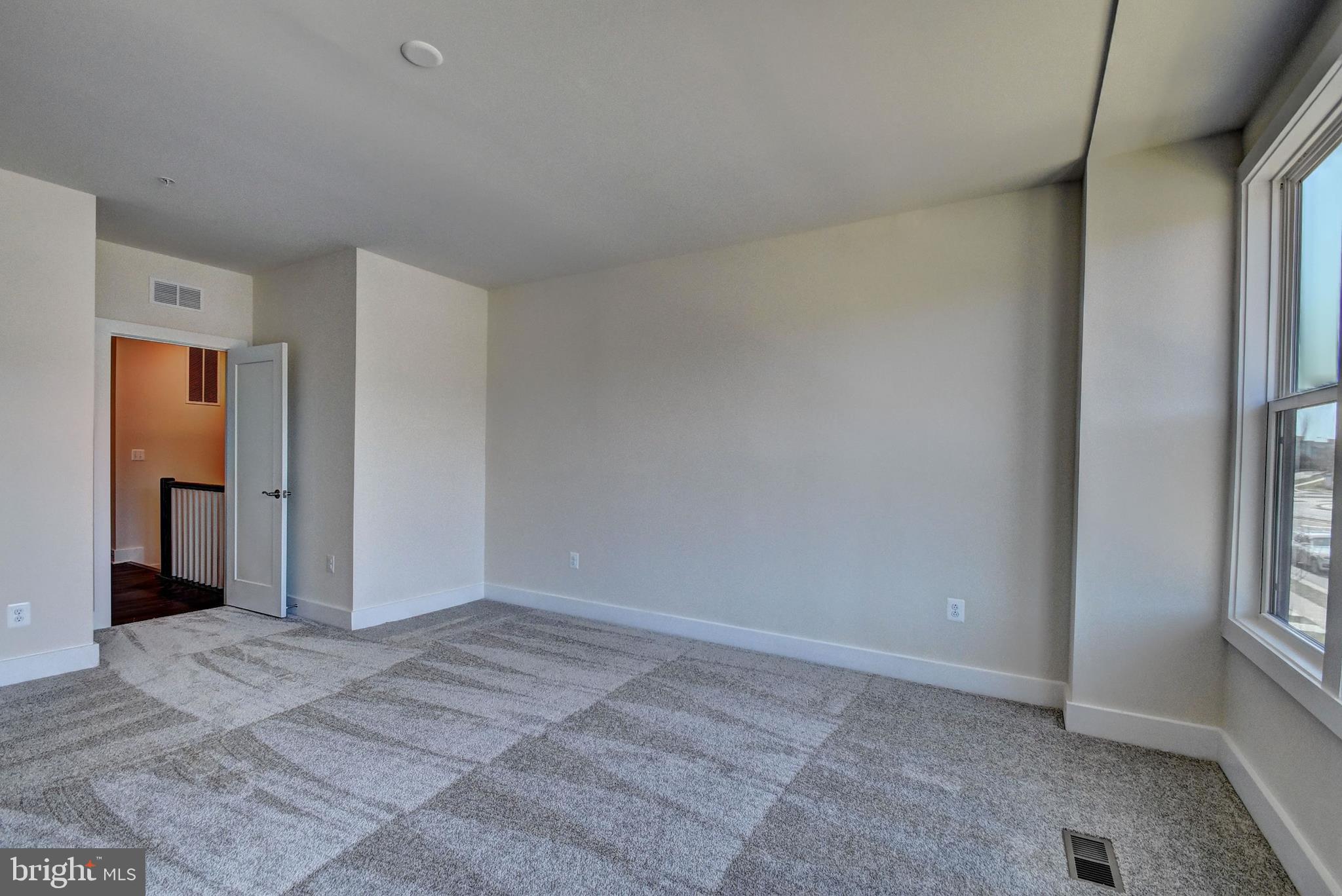 METRO SQUARE - Residential Lease