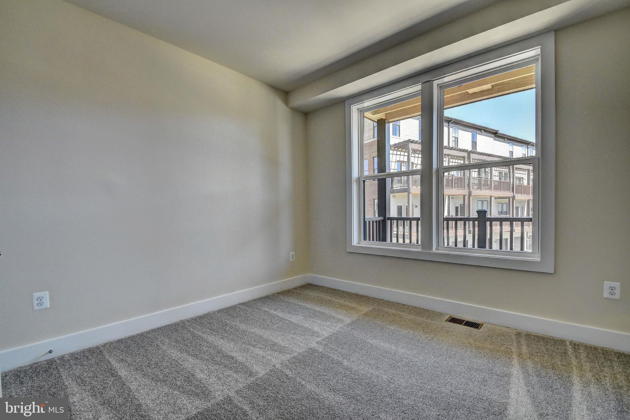 METRO SQUARE - Residential Lease