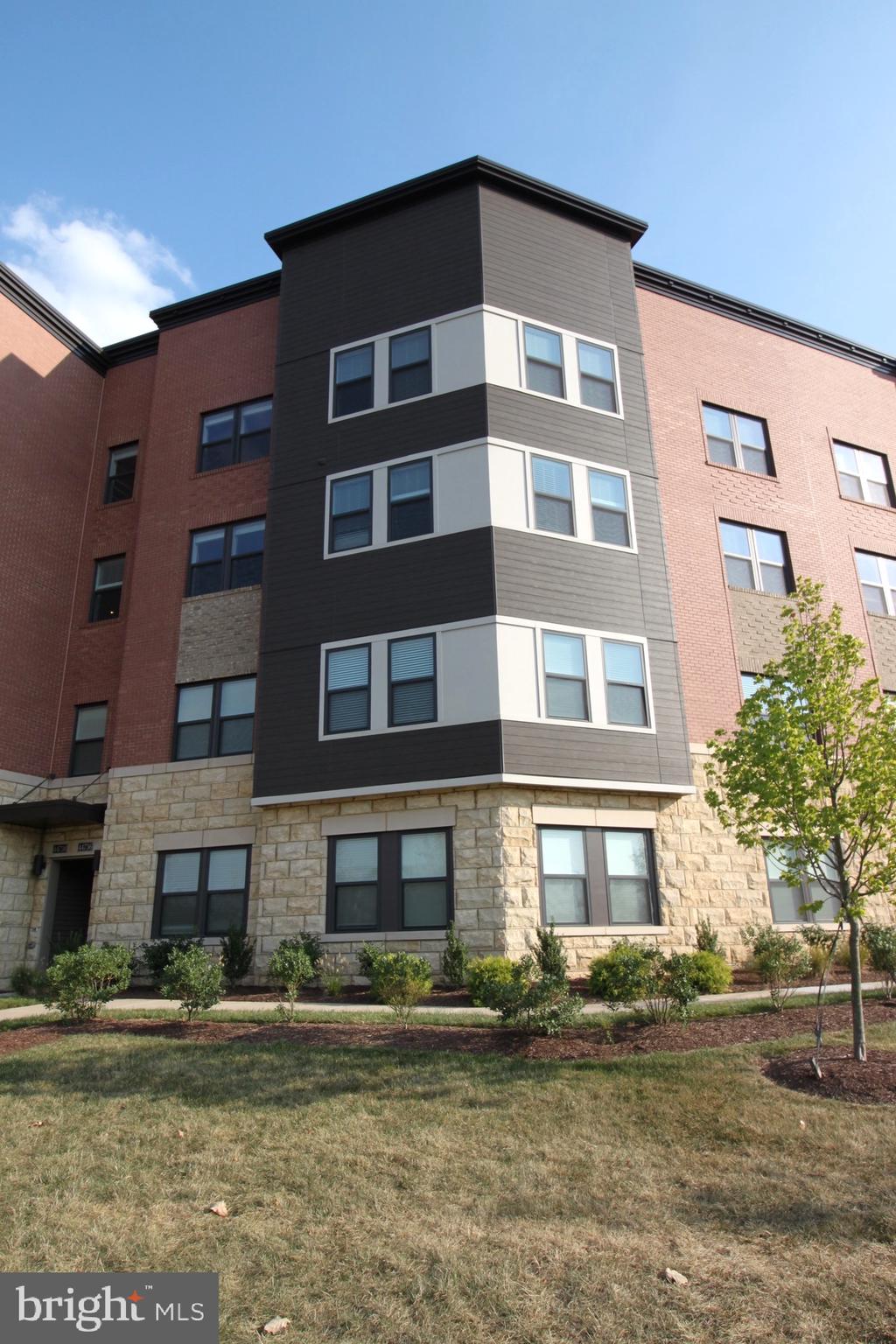 44738 TIVERTON SQUARE