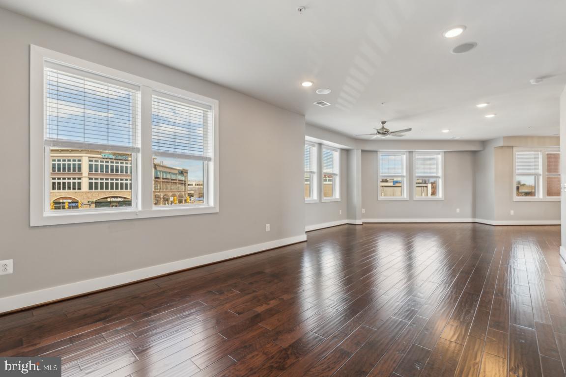 44738 TIVERTON SQUARE