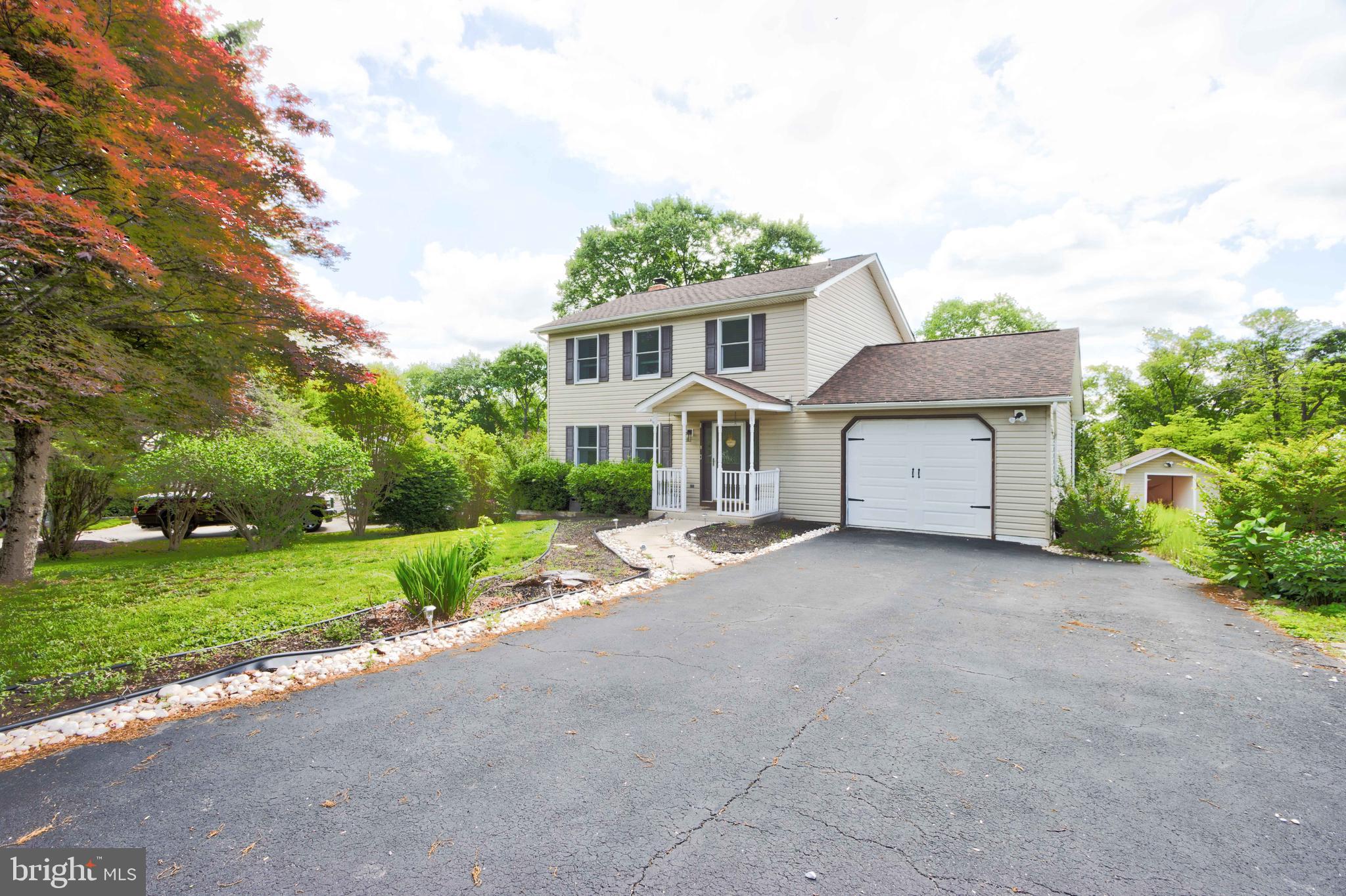 2405 NICKOLES DRIVE