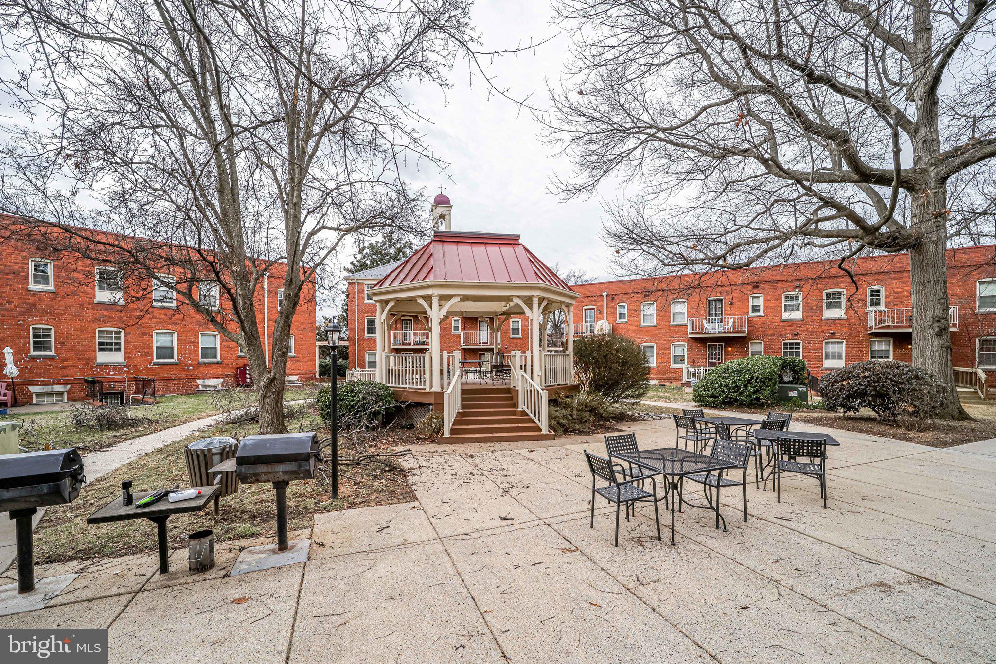 OLD TOWN NORTH - Residential