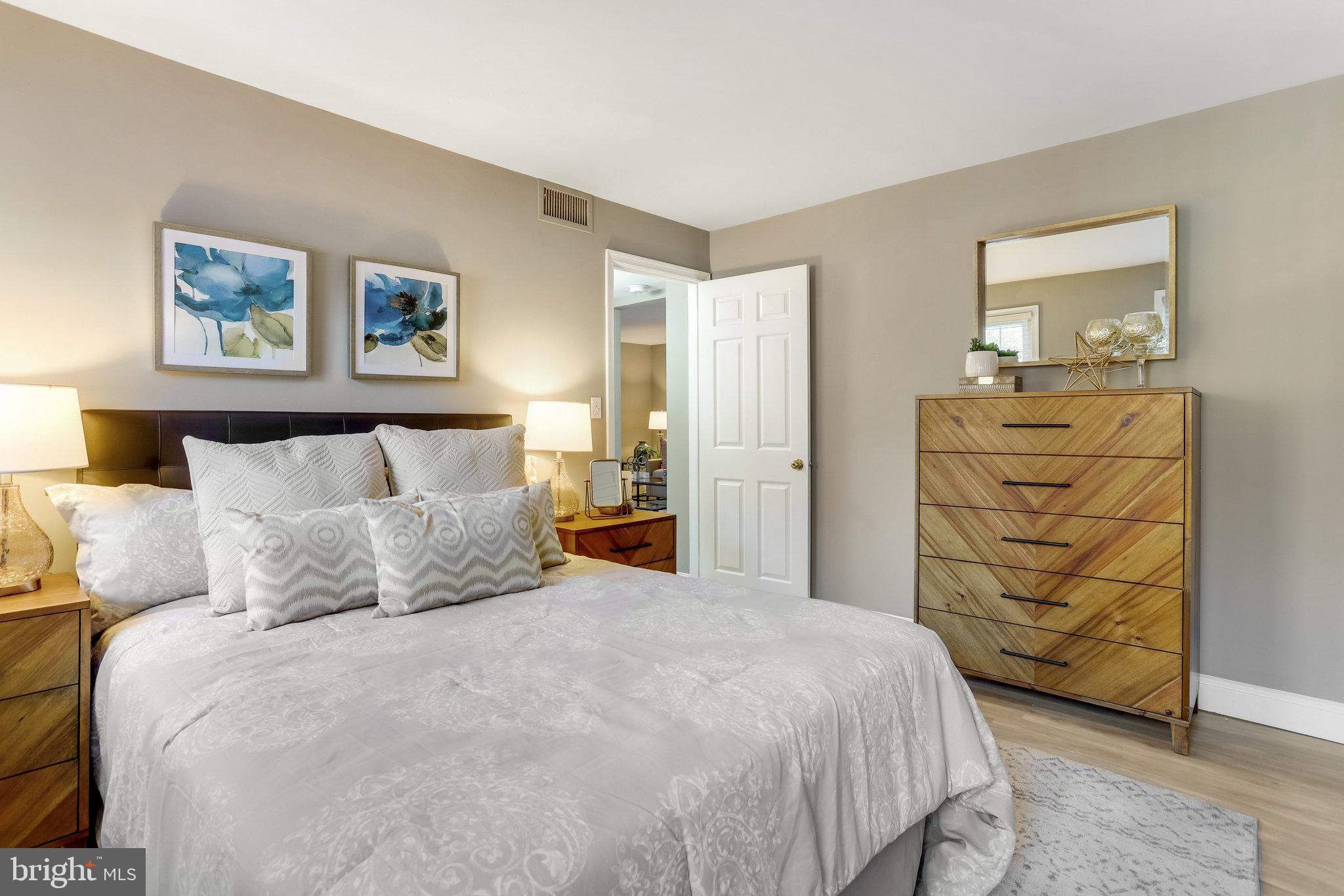 OLD TOWN NORTH - Residential