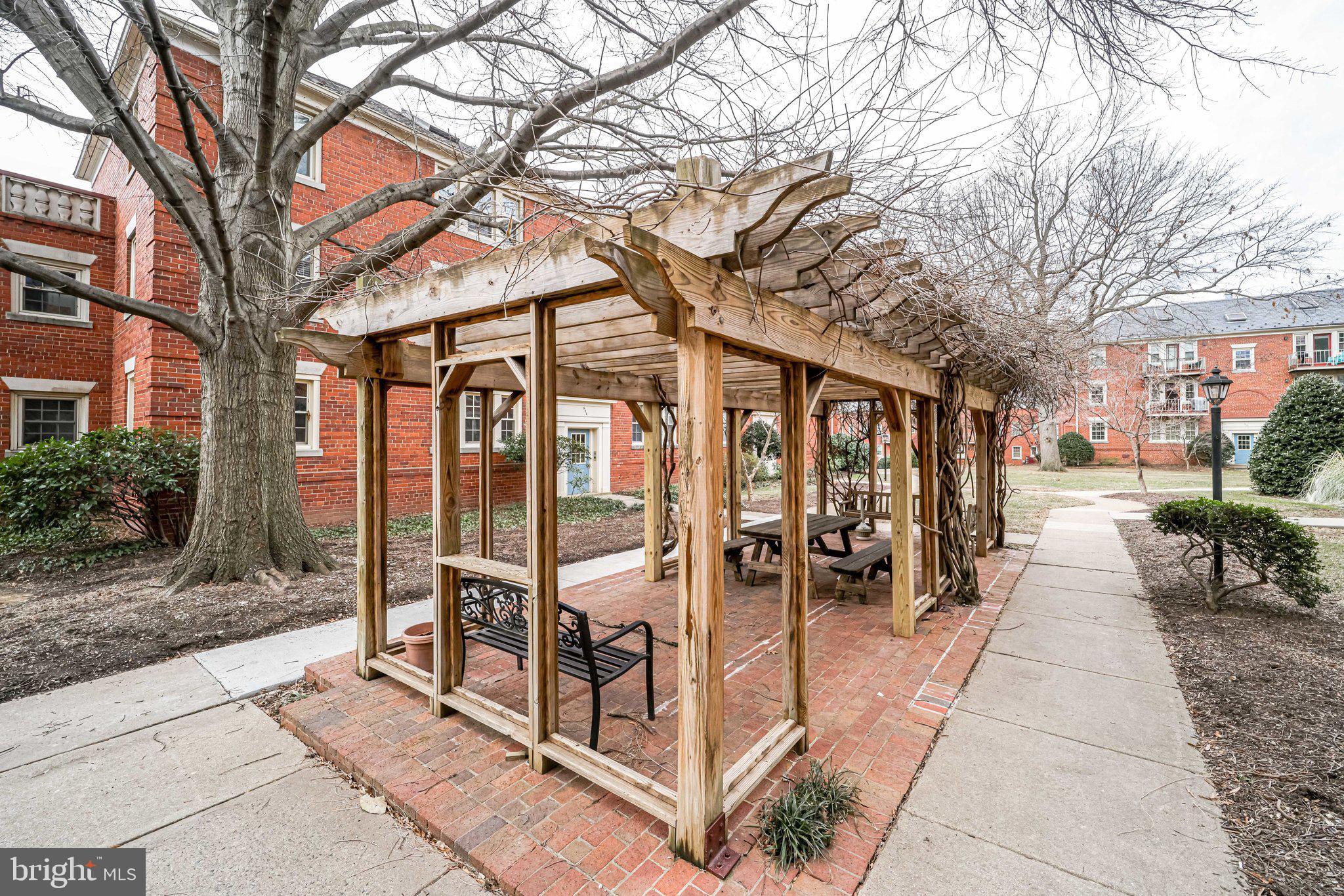 OLD TOWN NORTH - Residential