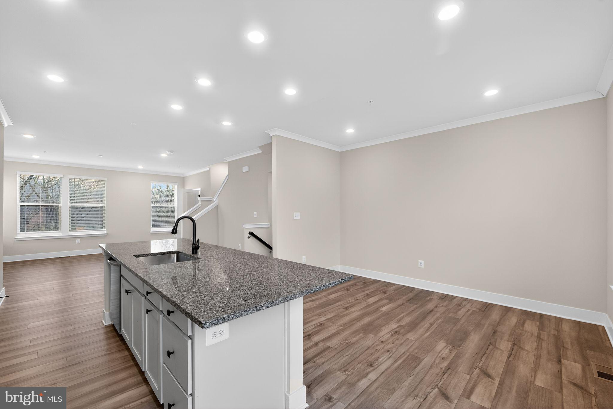 MEDFIELD - Residential