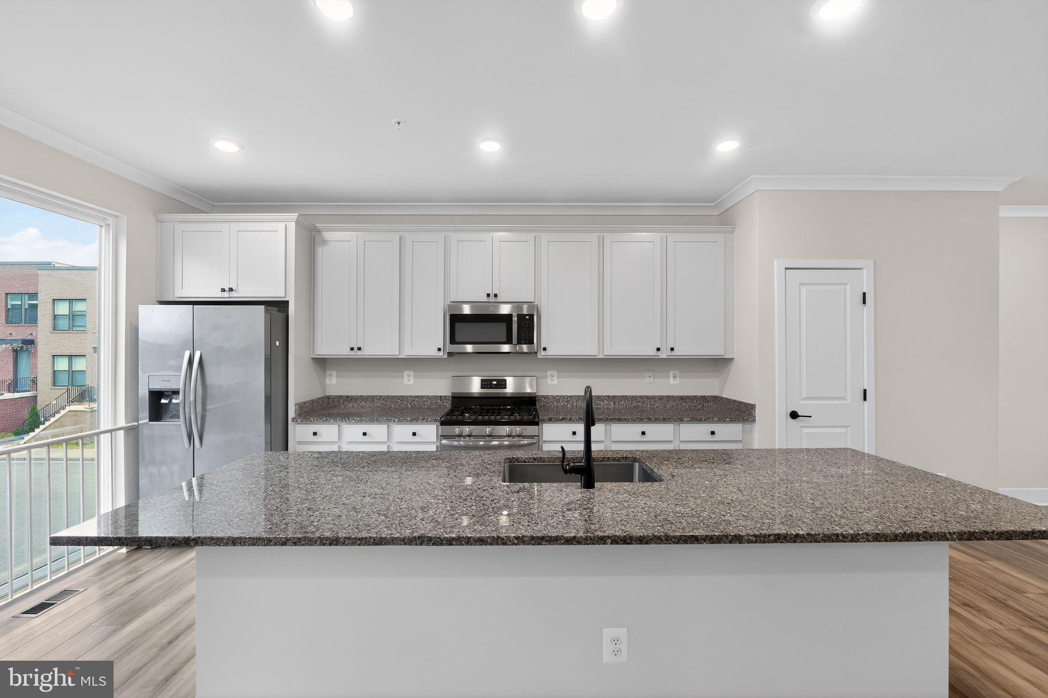 MEDFIELD - Residential