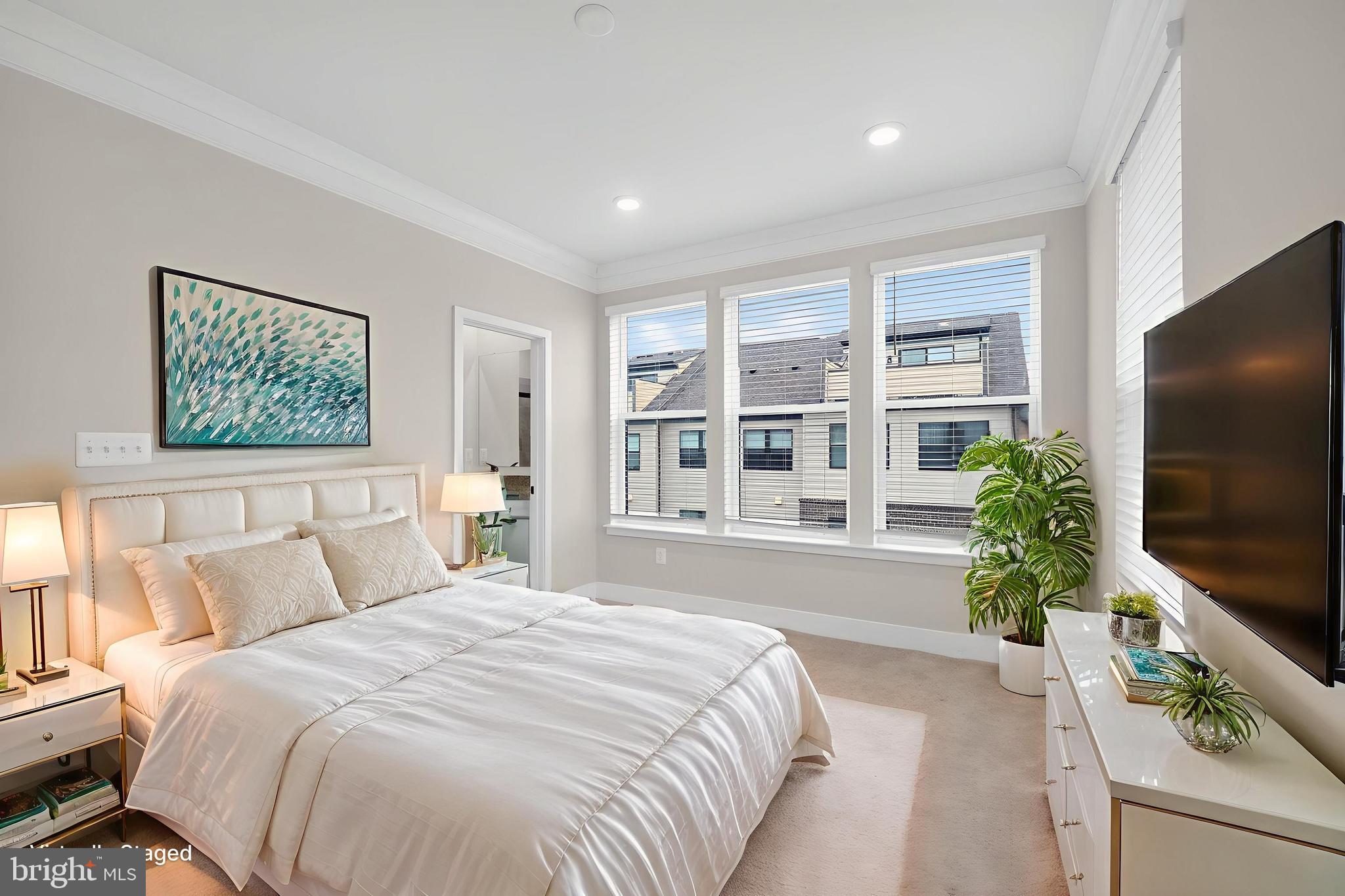 MEDFIELD - Residential