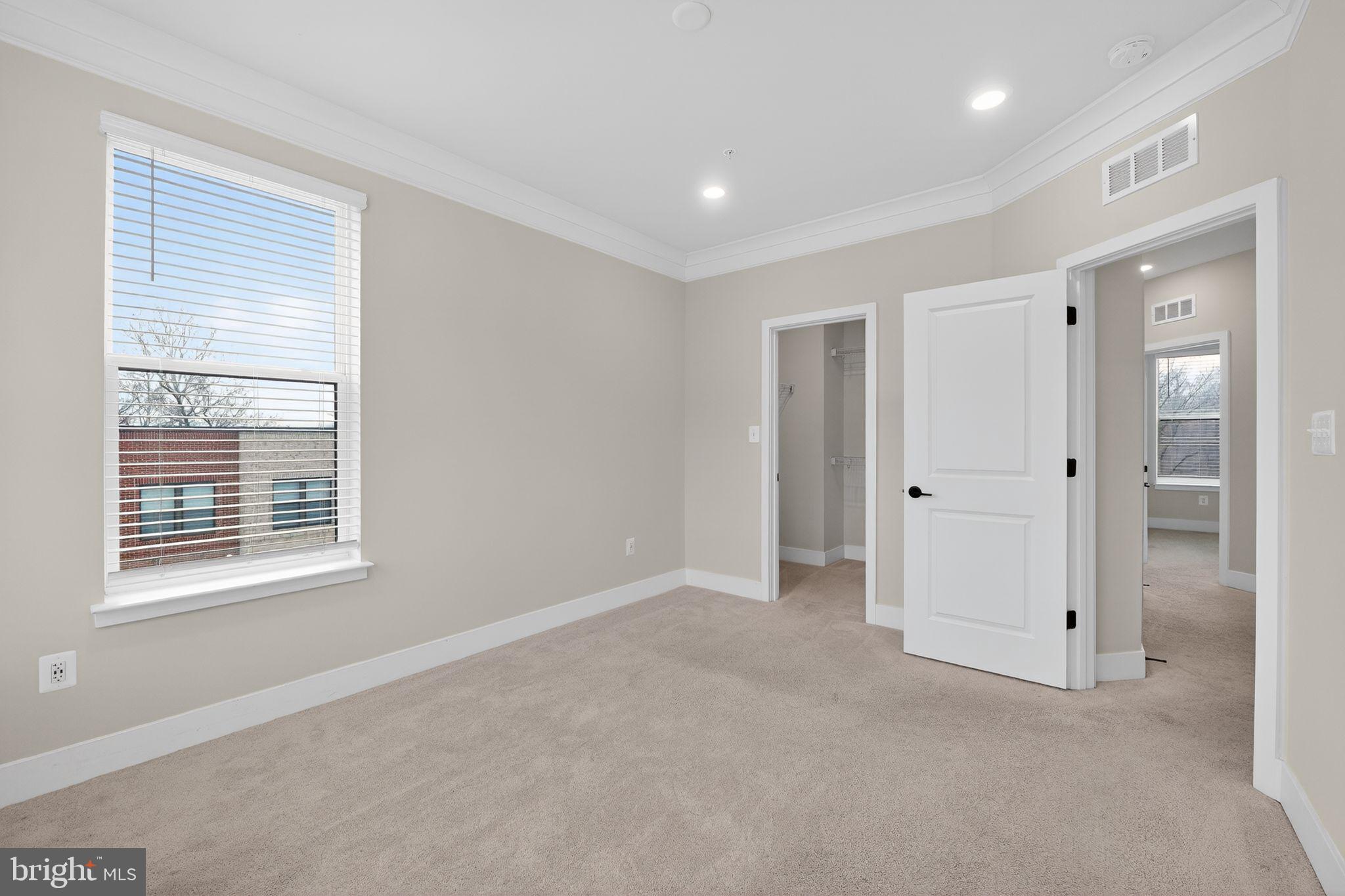 MEDFIELD - Residential