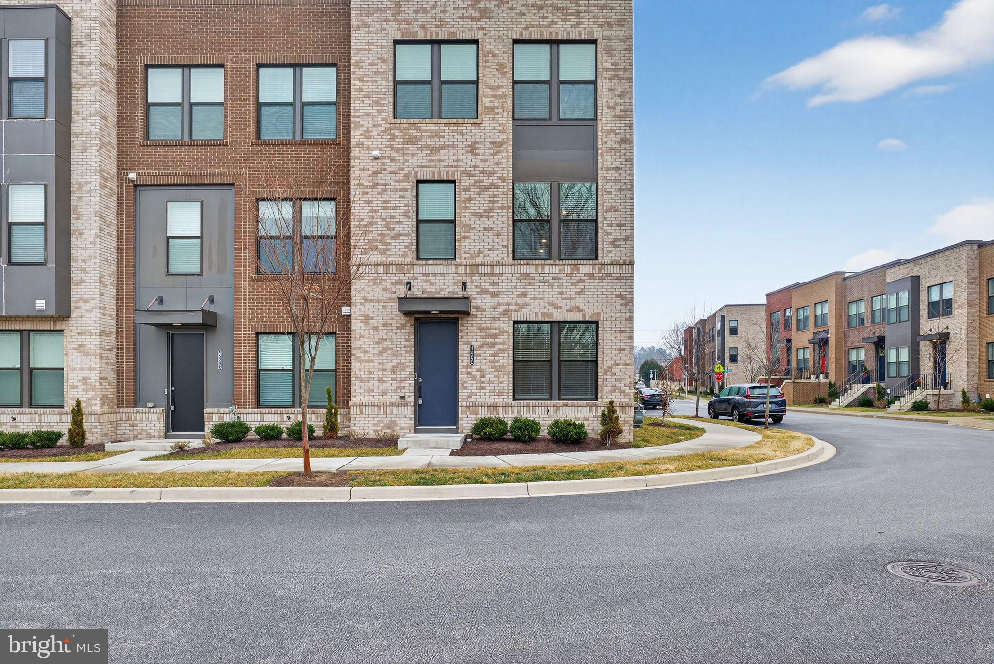 MEDFIELD - Residential