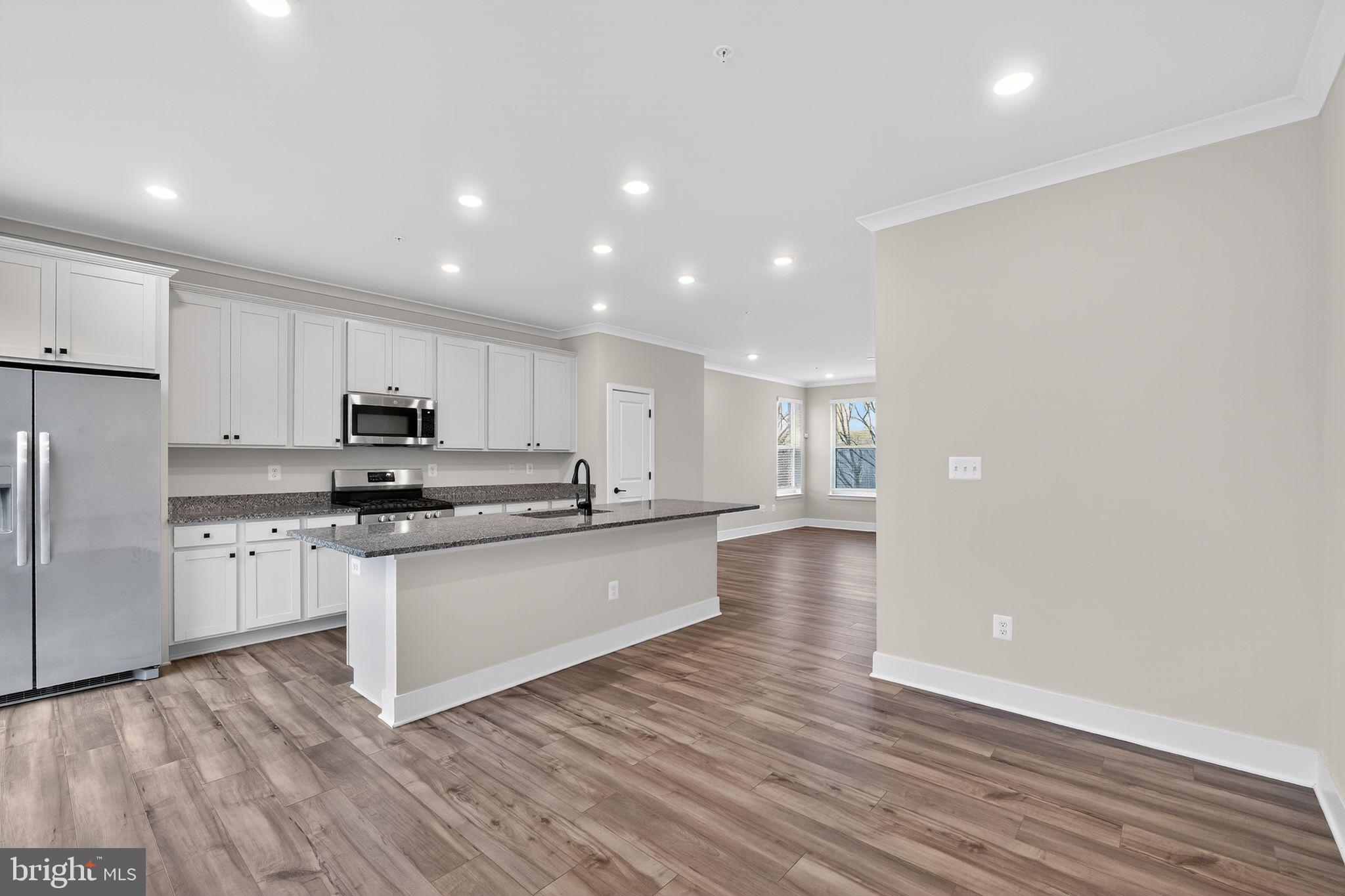 MEDFIELD - Residential