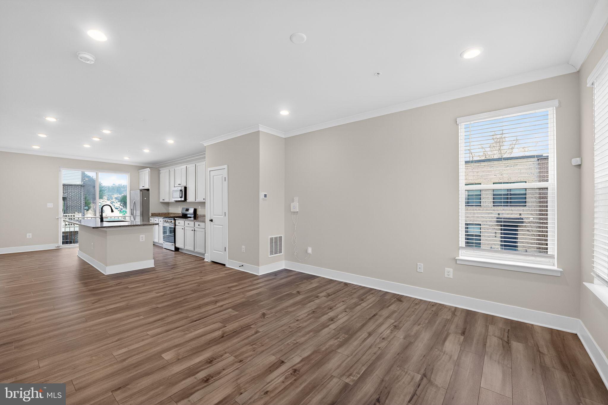 MEDFIELD - Residential