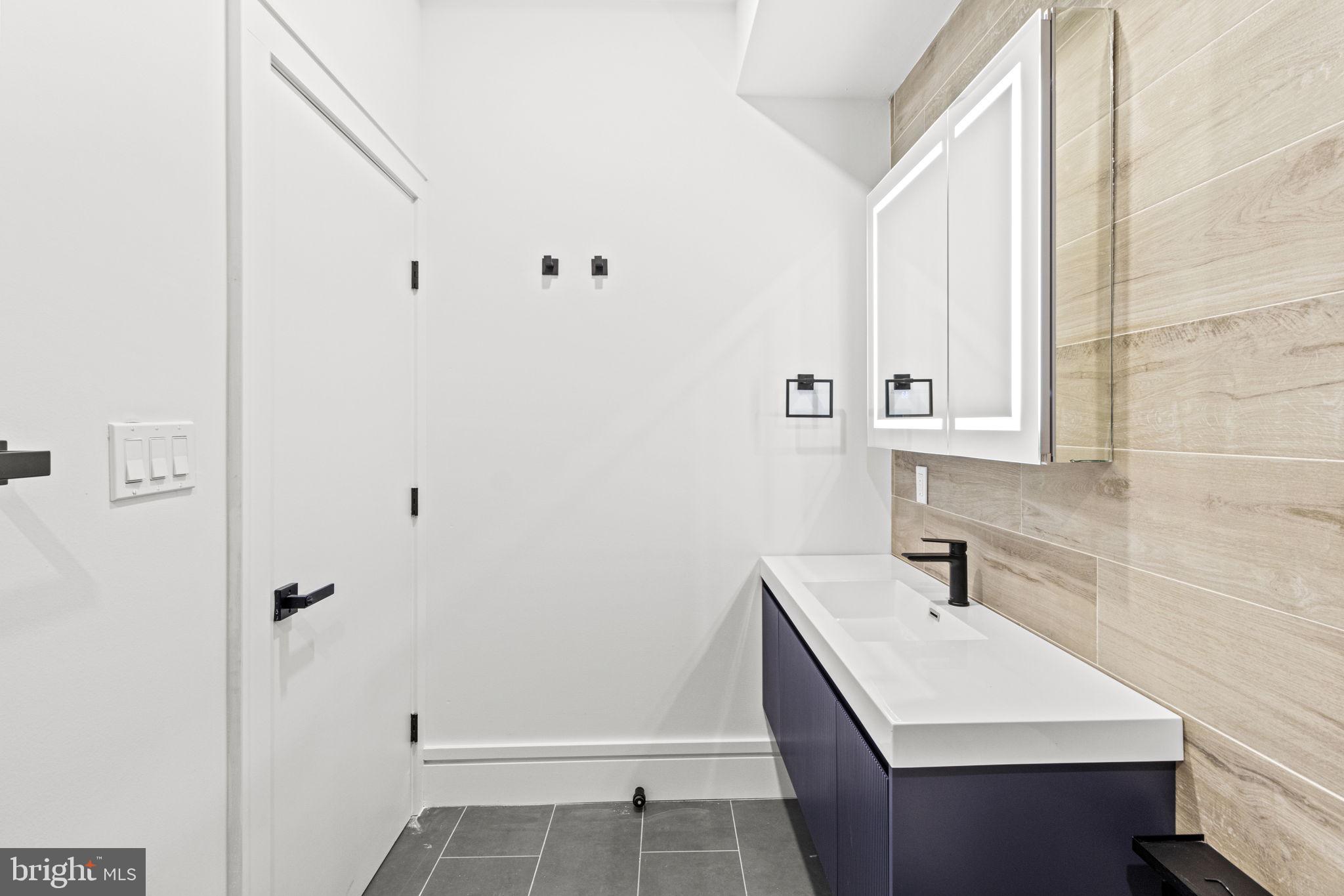 POINT BREEZE - Residential Lease