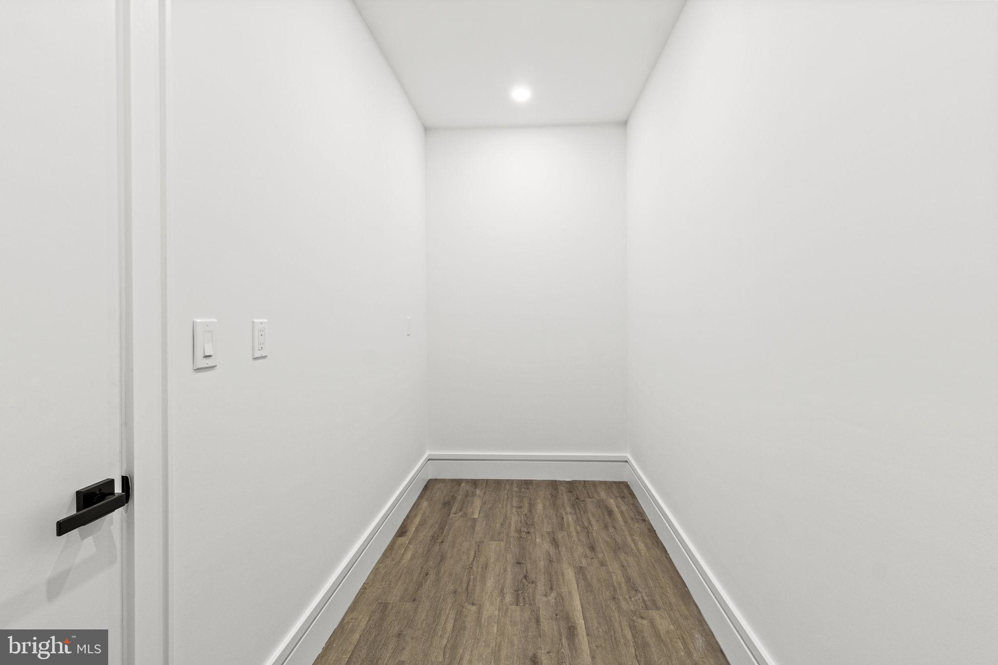 POINT BREEZE - Residential Lease