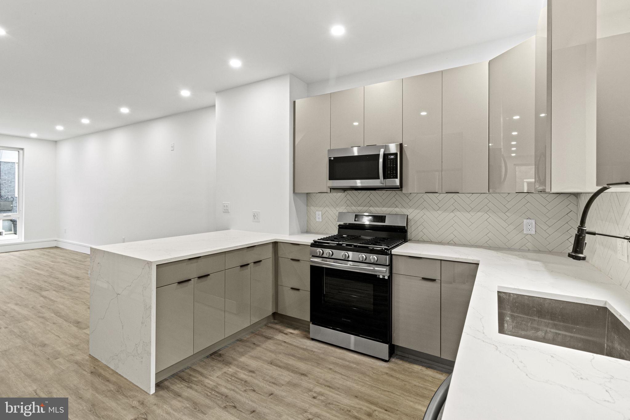 POINT BREEZE - Residential Lease