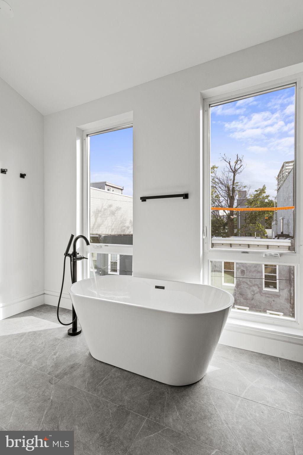 POINT BREEZE - Residential Lease