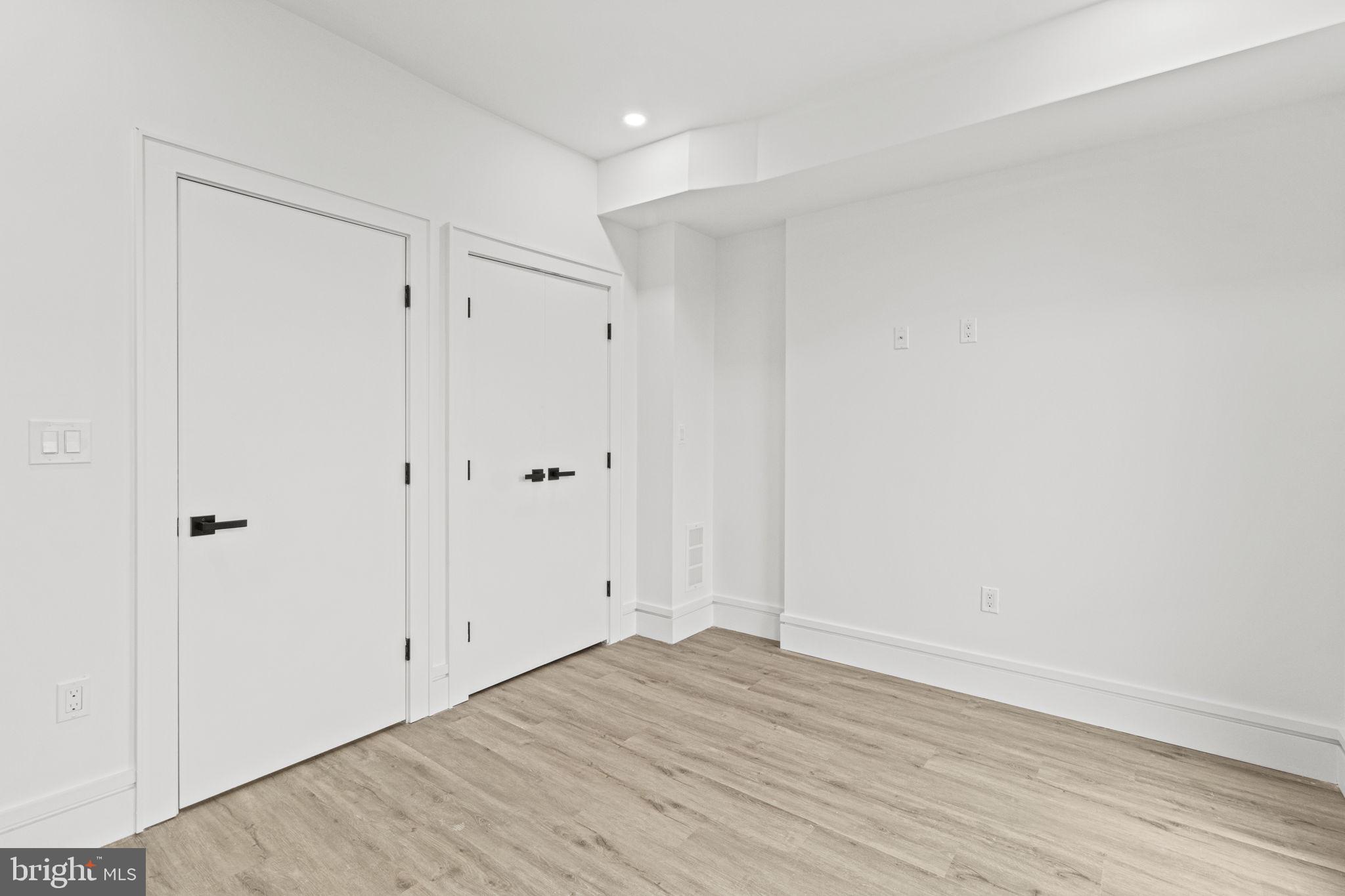 POINT BREEZE - Residential Lease