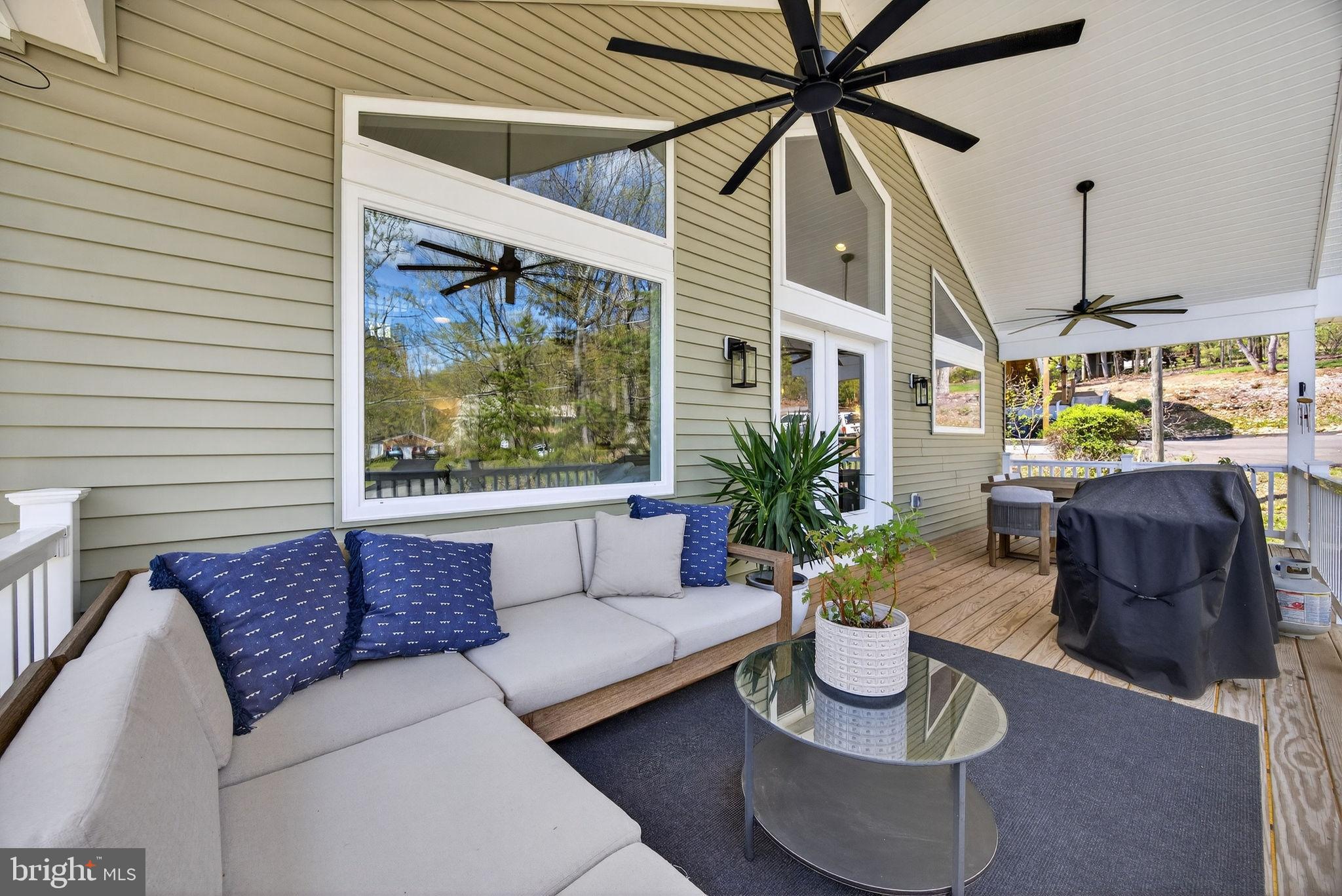 BULL RUN MOUNTAIN ESTATE - Residential