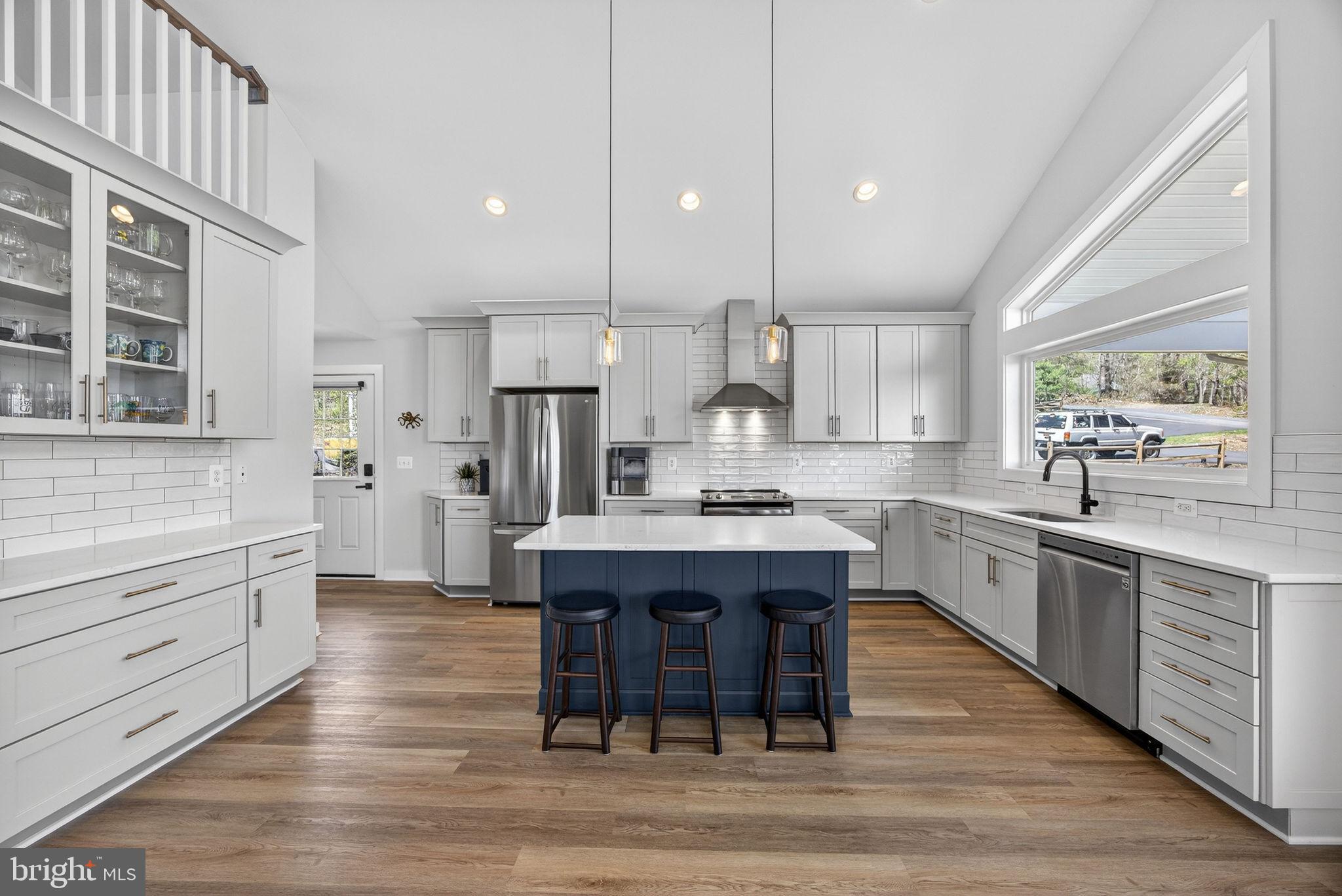 BULL RUN MOUNTAIN ESTATE - Residential