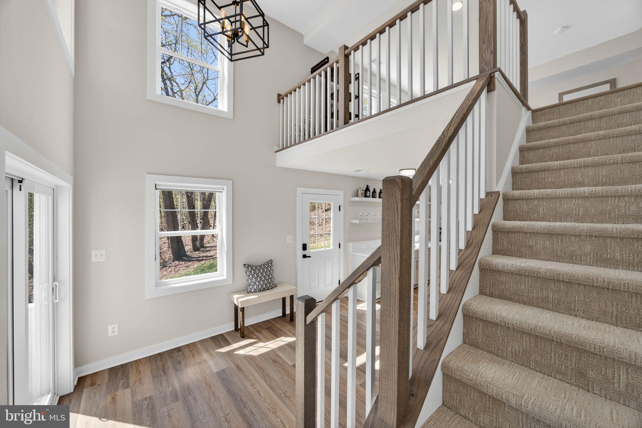 BULL RUN MOUNTAIN ESTATE - Residential