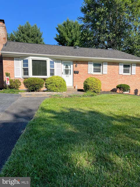 Homes For Rent - 313 Valley View Avenue<br/> LEESBURG, VA 20175