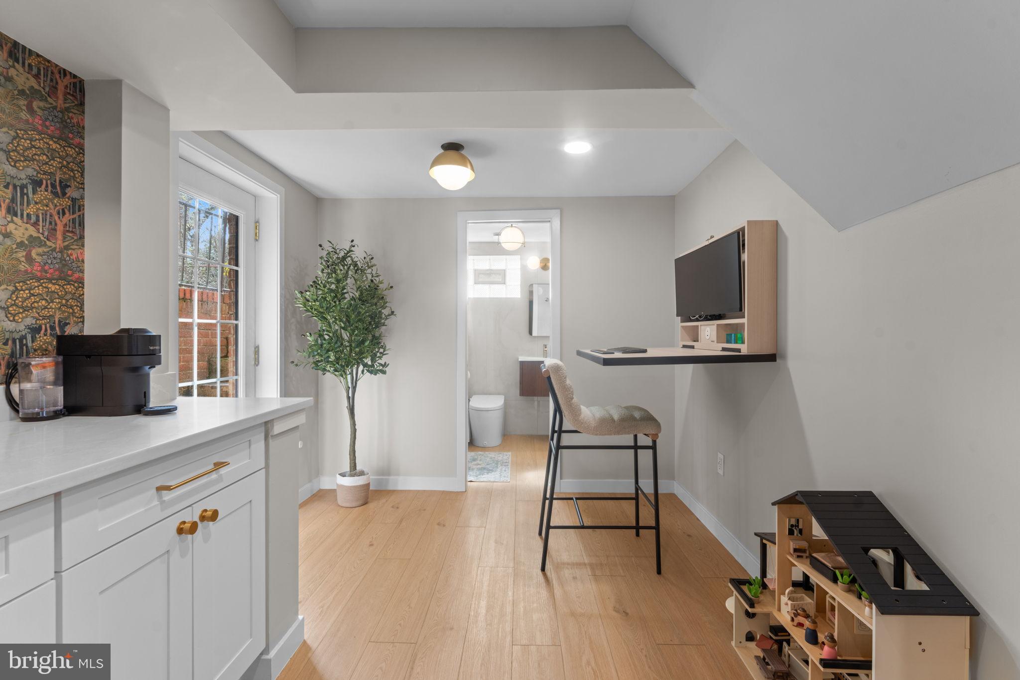 WOODSIDE - Residential