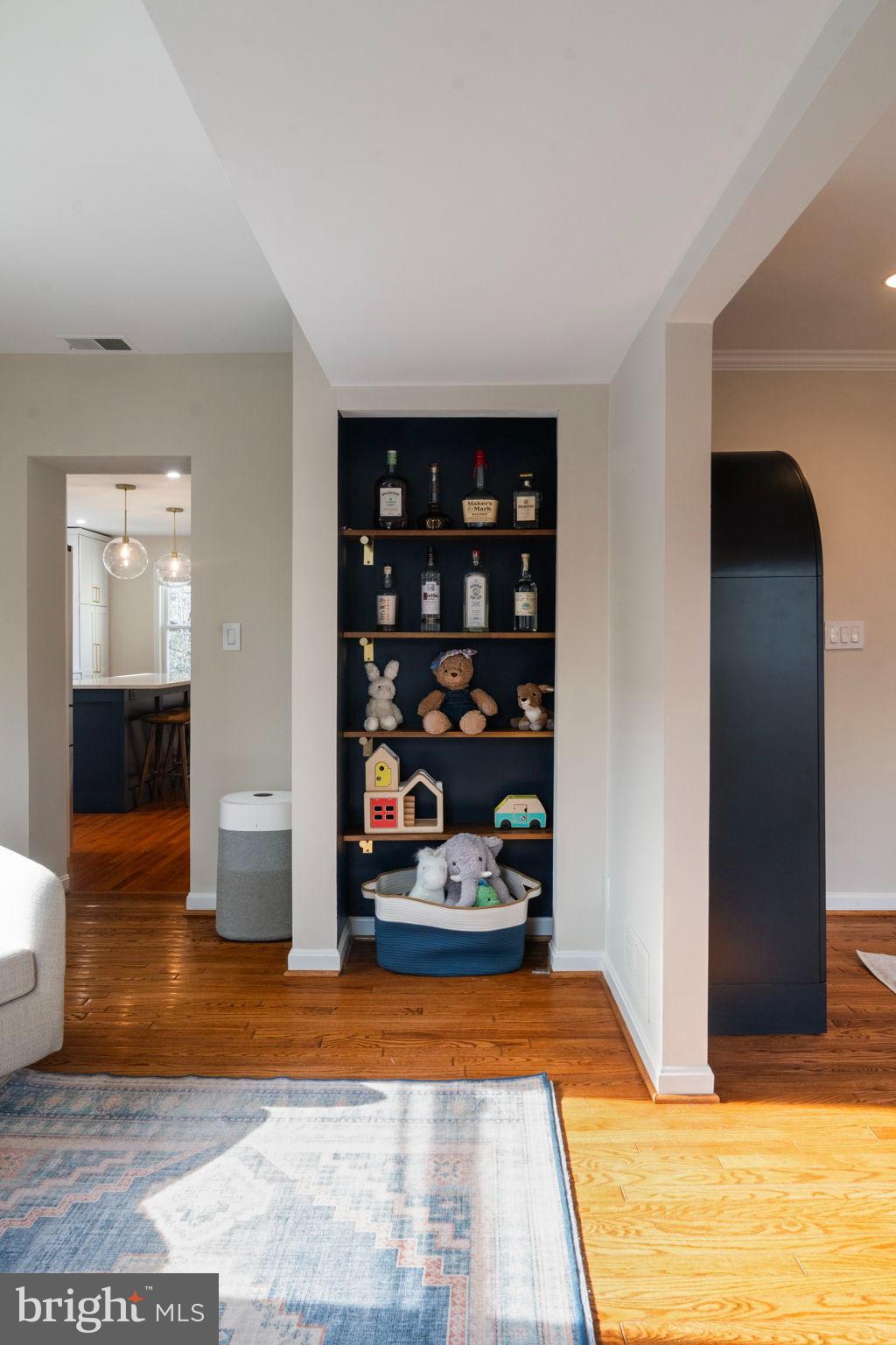 WOODSIDE - Residential