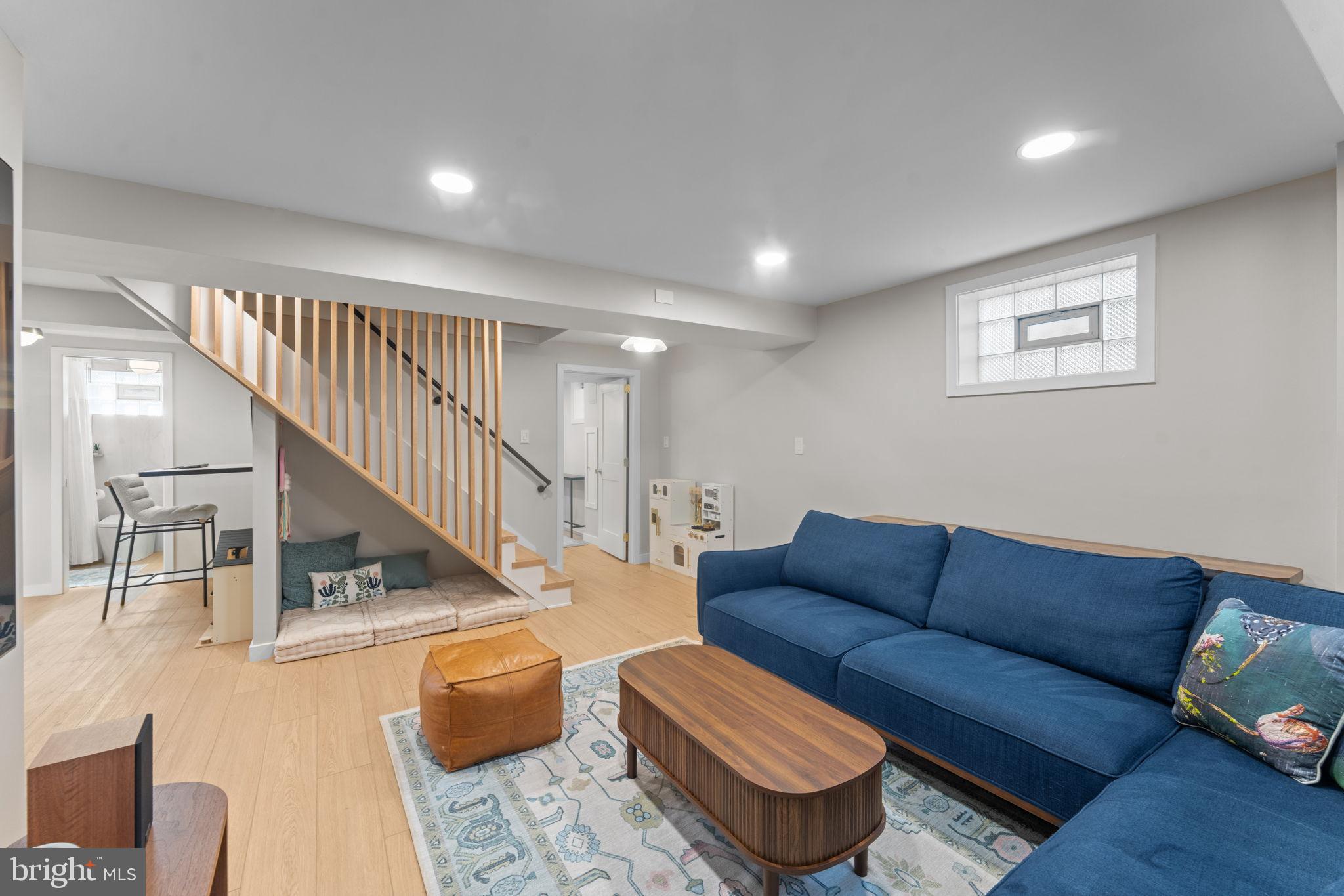 WOODSIDE - Residential