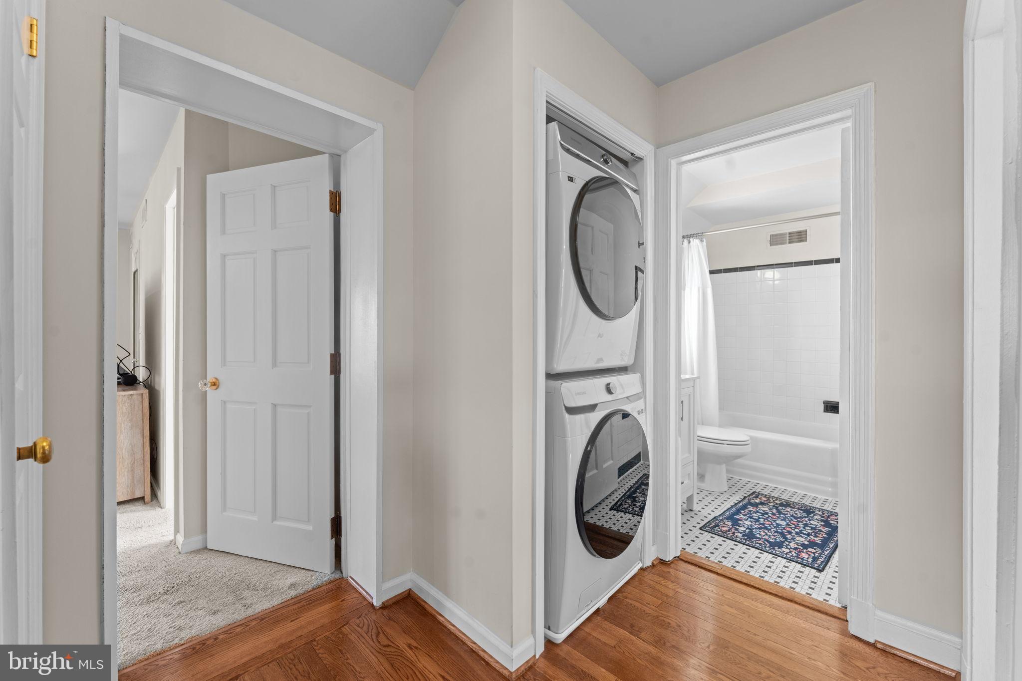 WOODSIDE - Residential