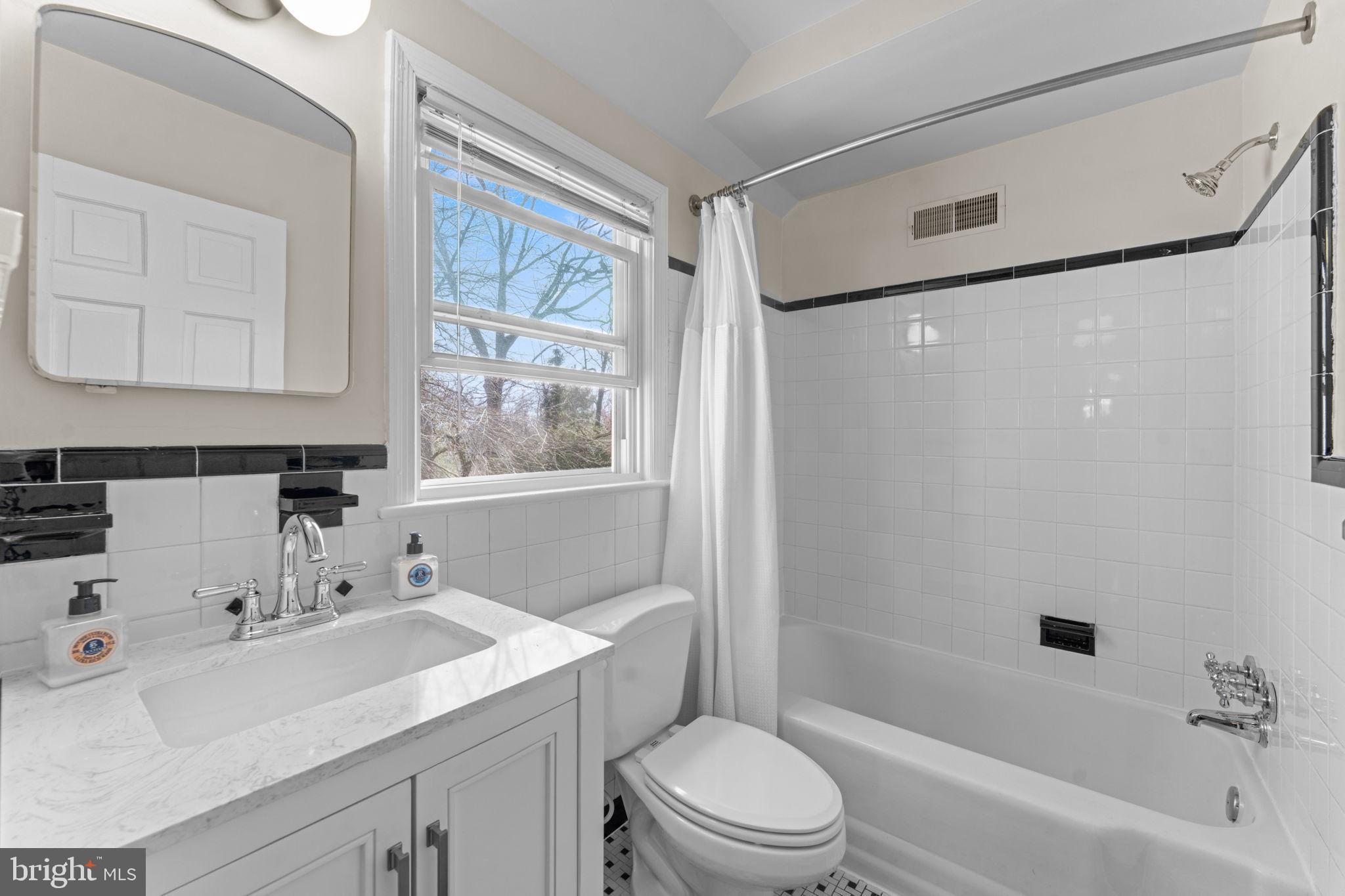 WOODSIDE - Residential