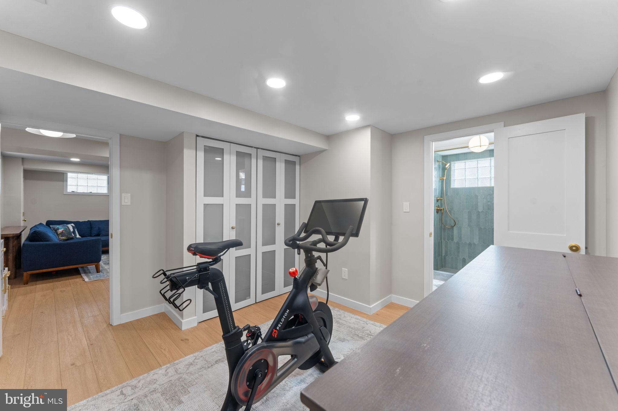 WOODSIDE - Residential