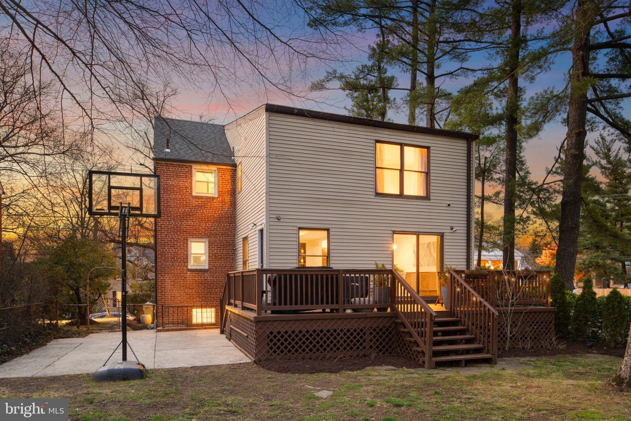 WOODSIDE - Residential