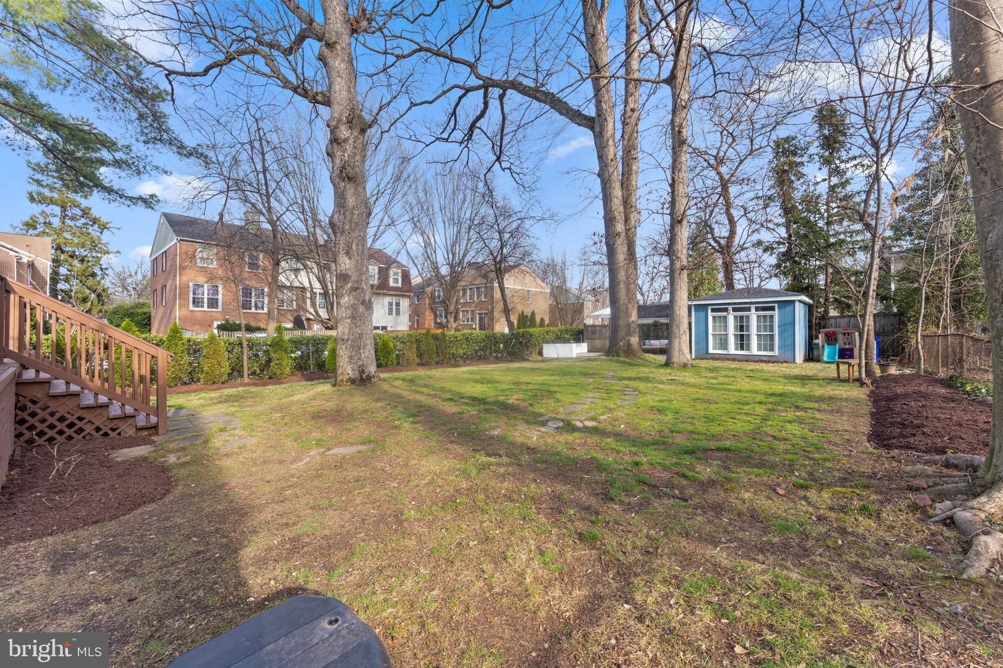 WOODSIDE - Residential