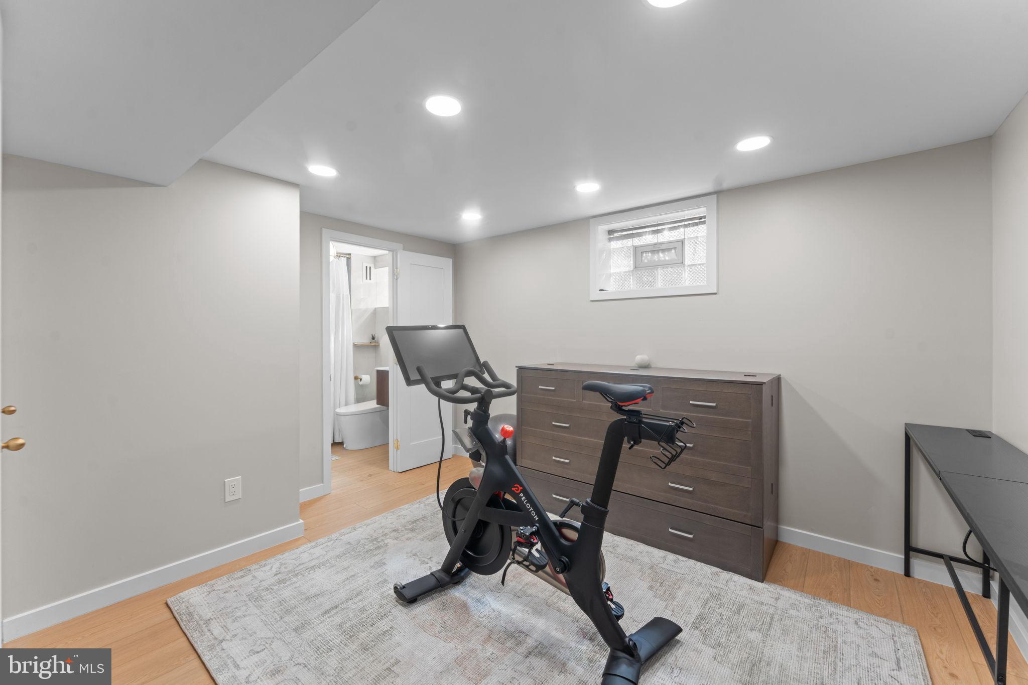 WOODSIDE - Residential