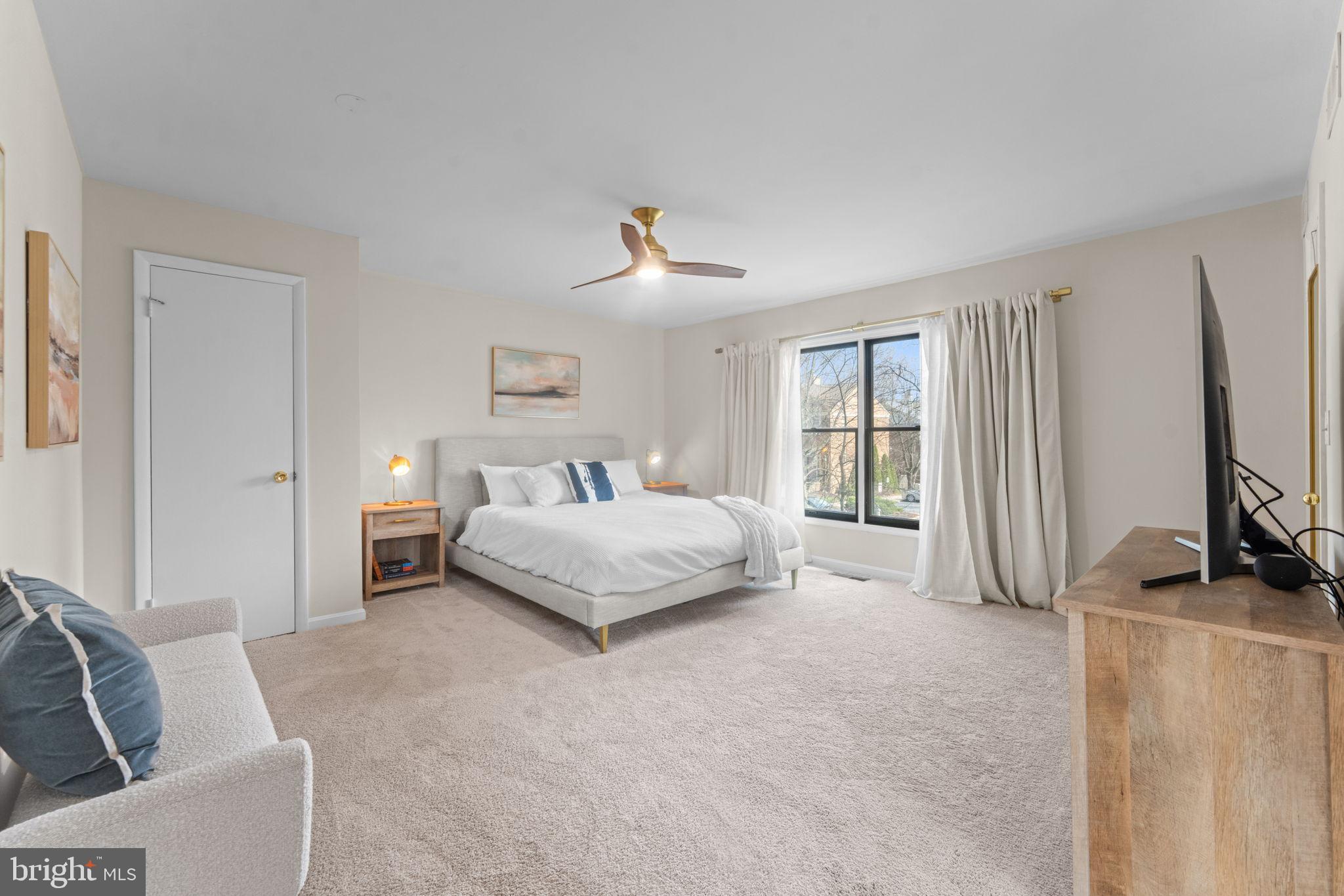 WOODSIDE - Residential