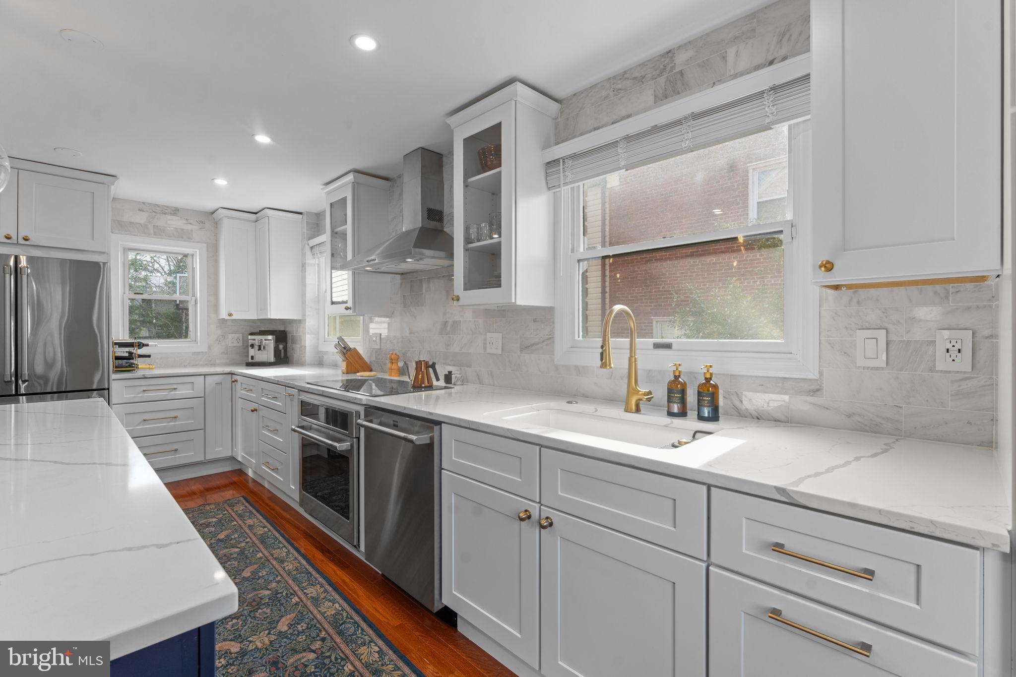 WOODSIDE - Residential