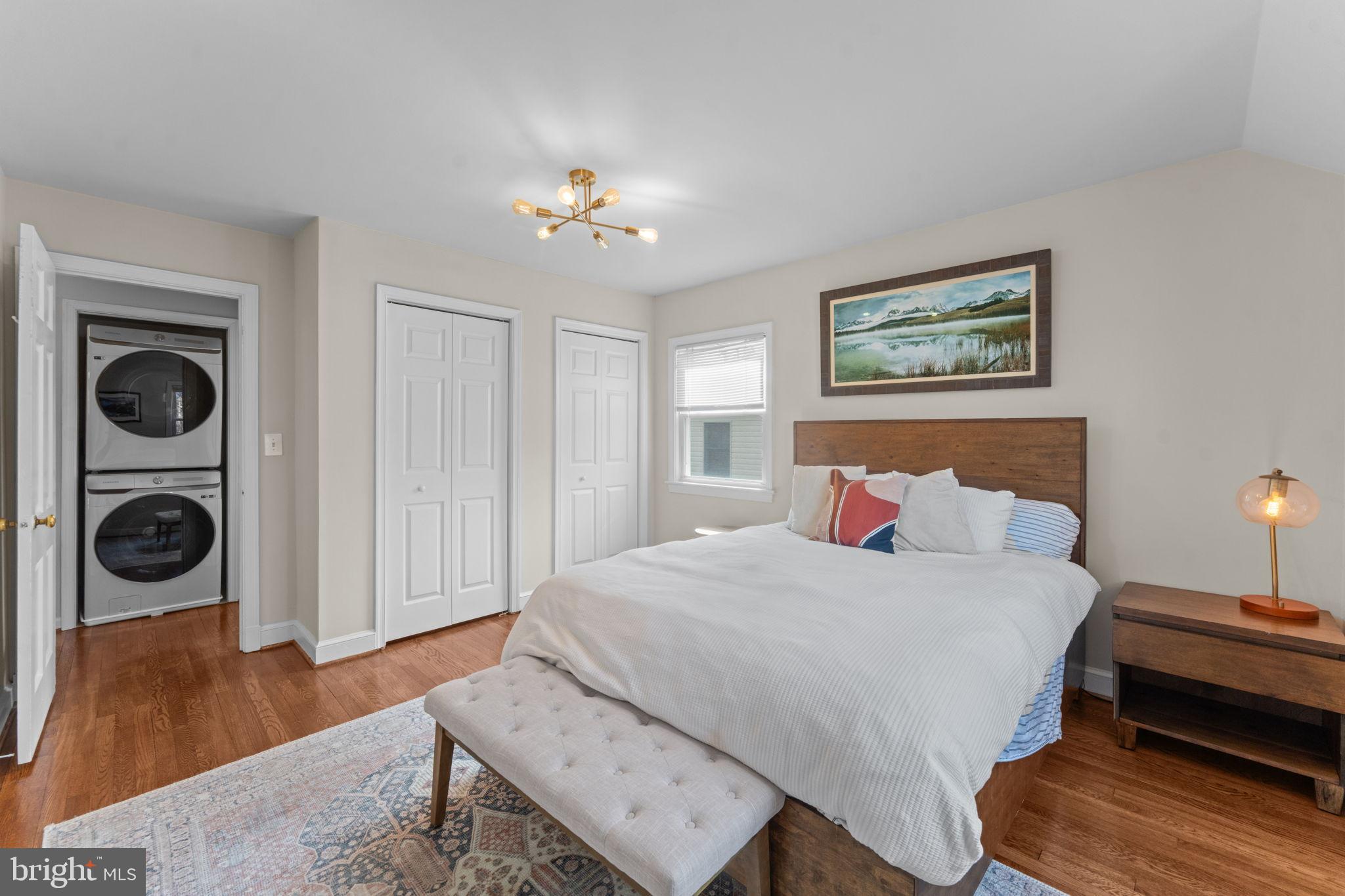 WOODSIDE - Residential