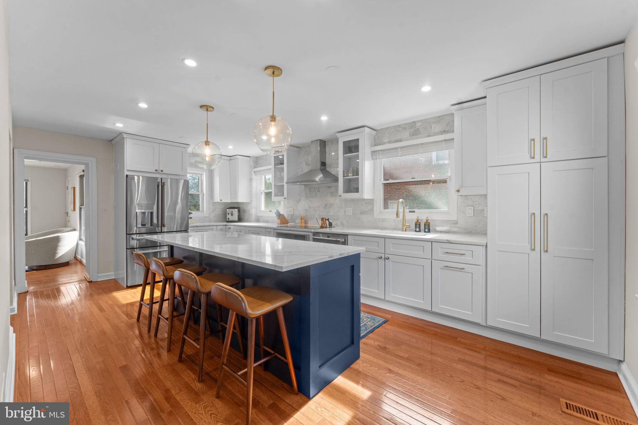 WOODSIDE - Residential