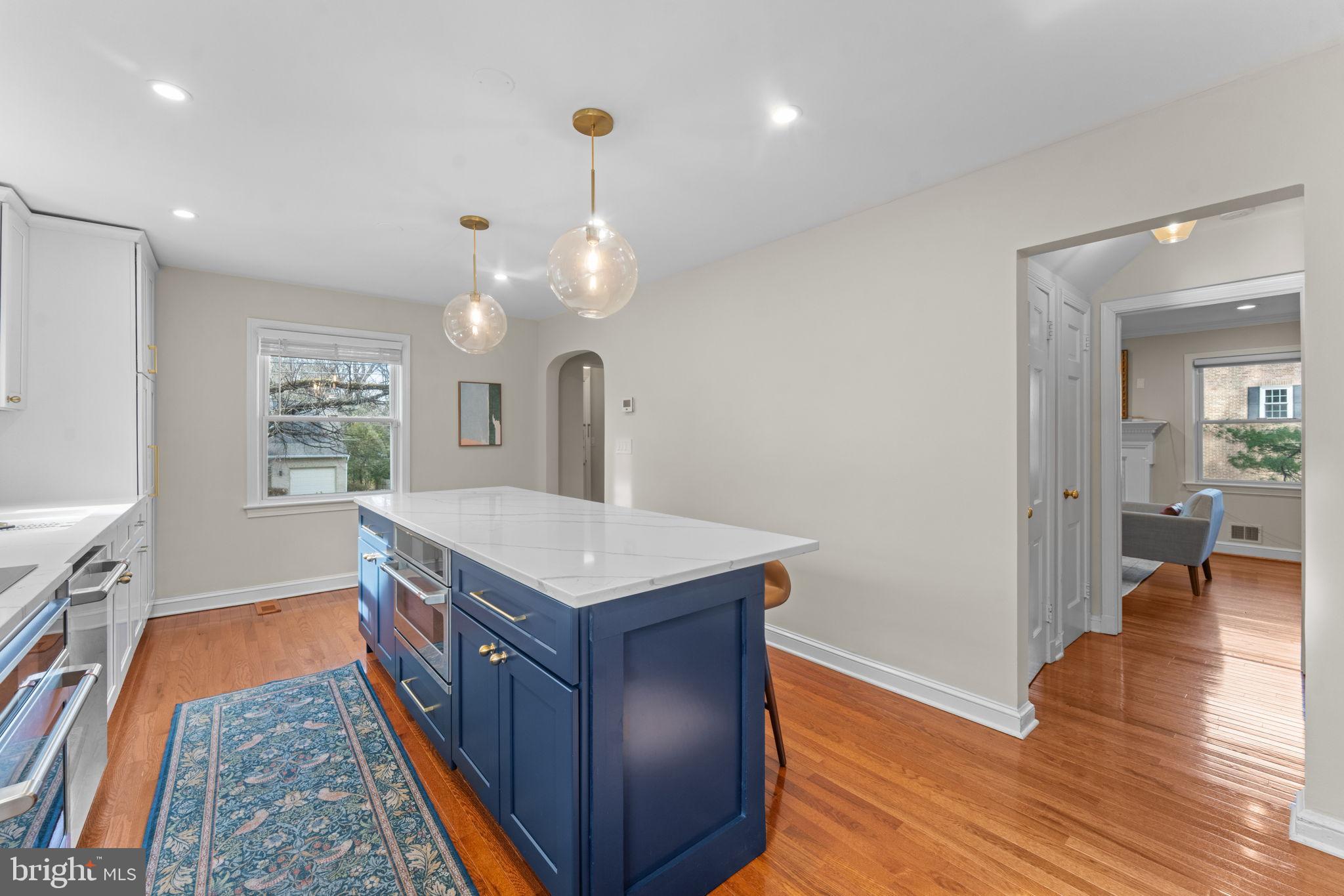 WOODSIDE - Residential