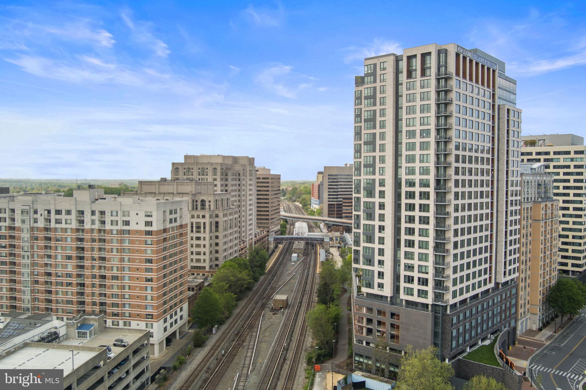 WOODSIDE - Residential