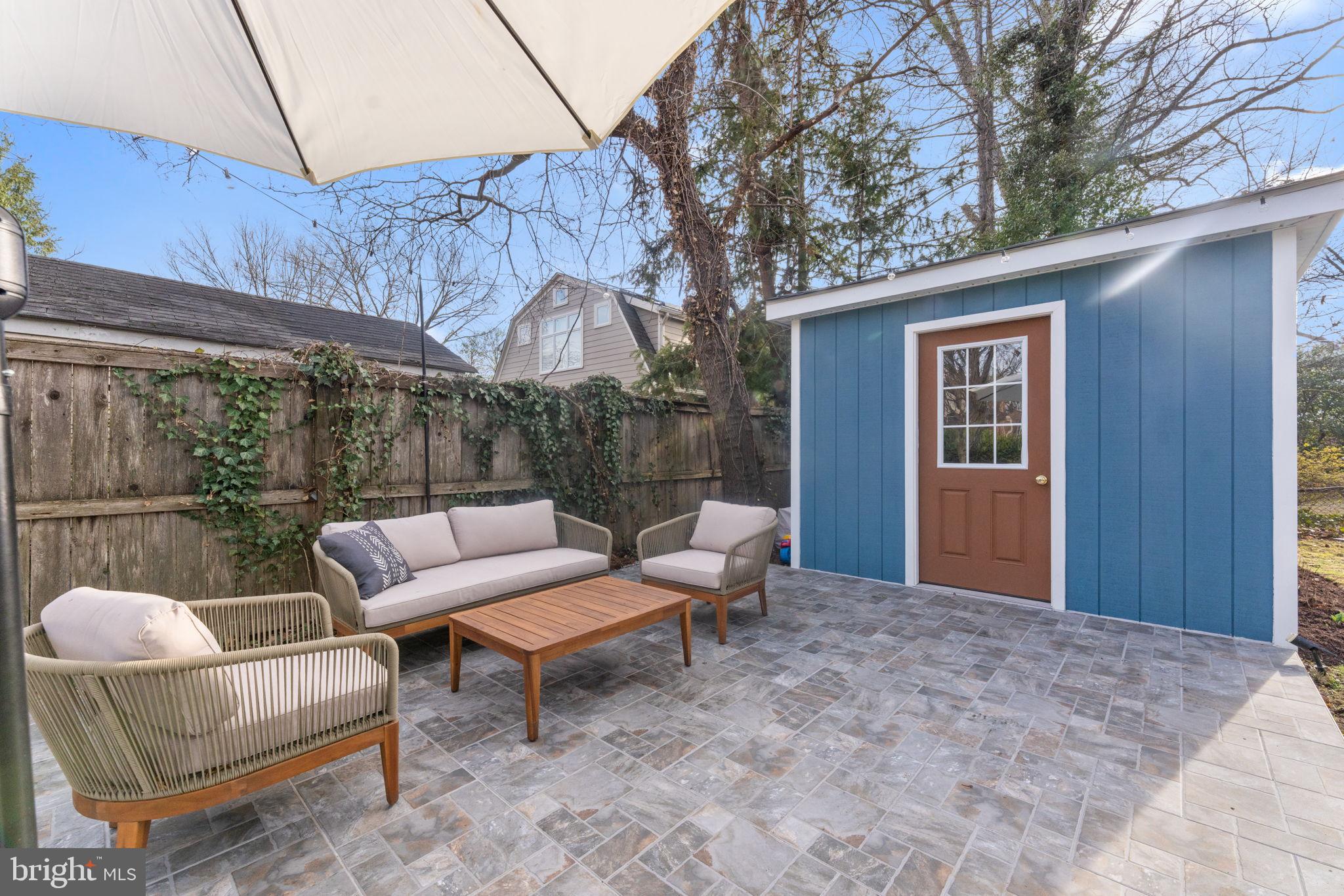 WOODSIDE - Residential