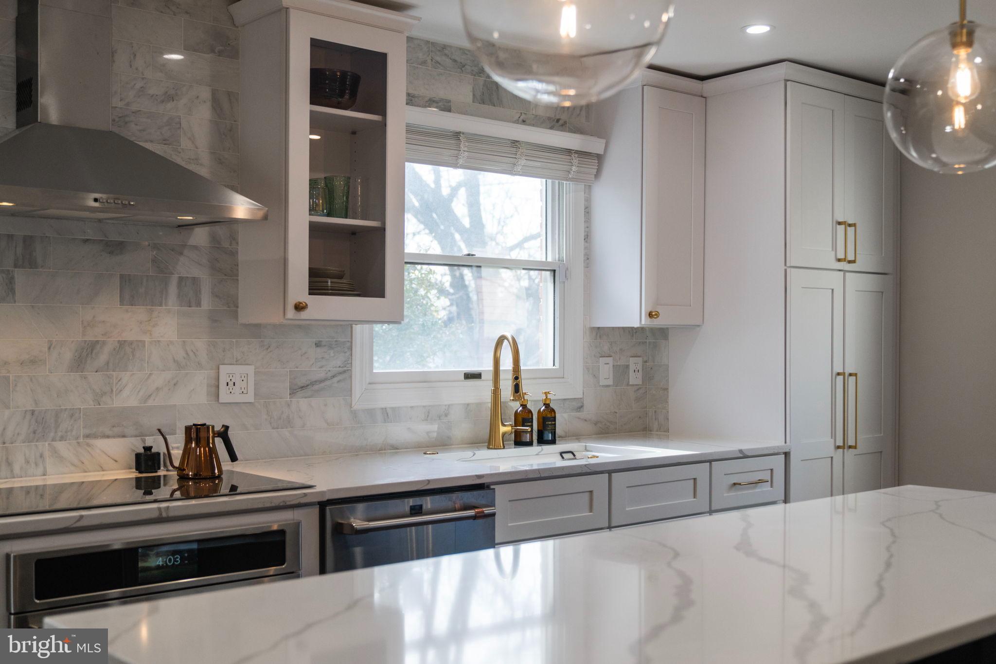 WOODSIDE - Residential