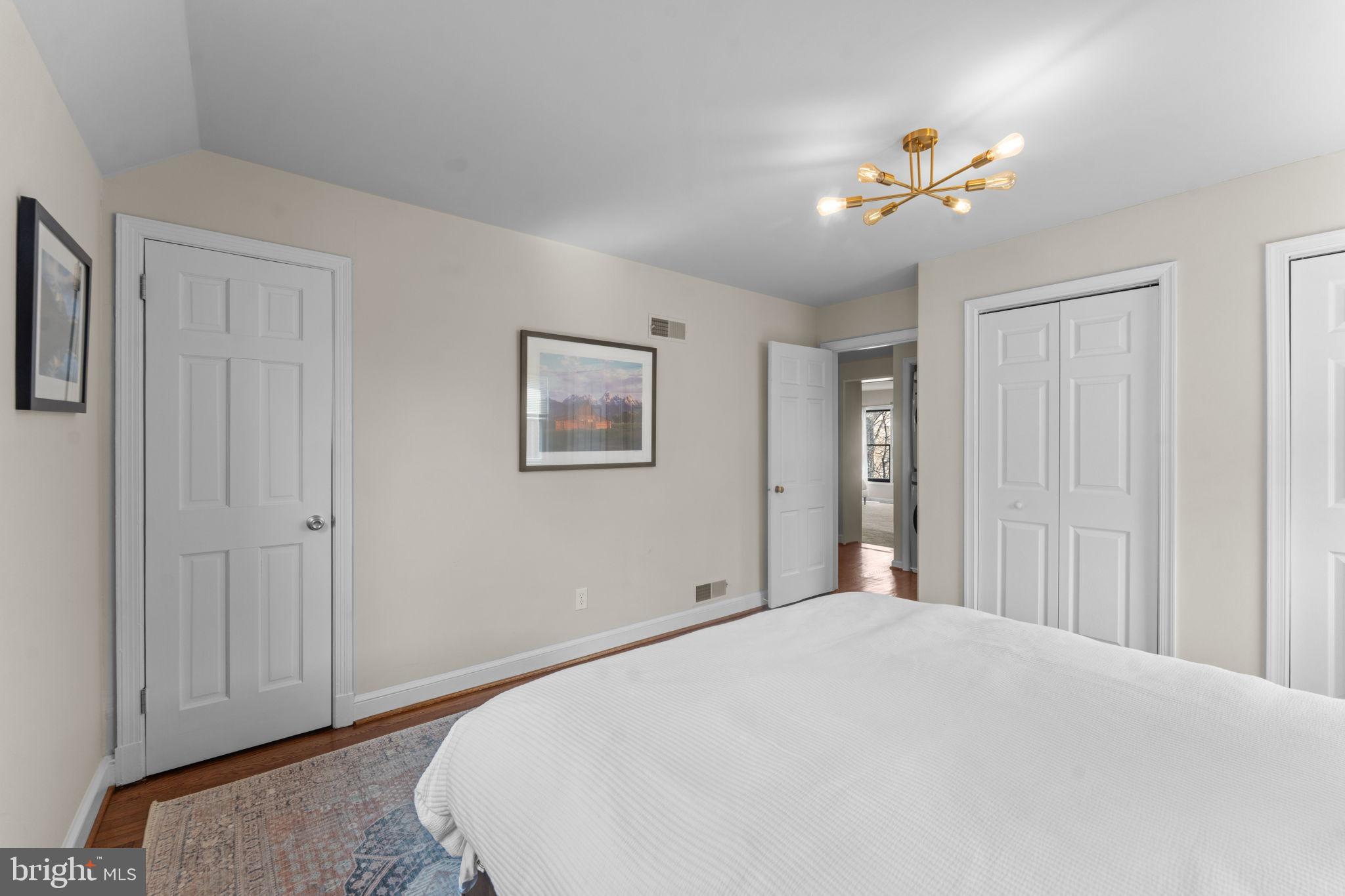 WOODSIDE - Residential