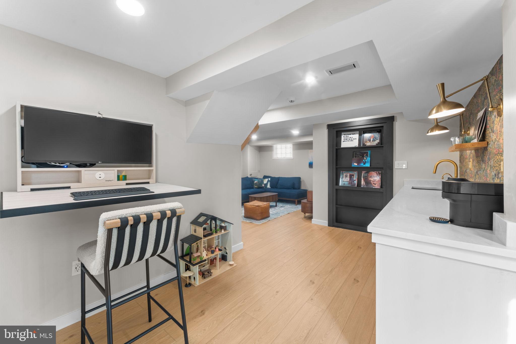 WOODSIDE - Residential