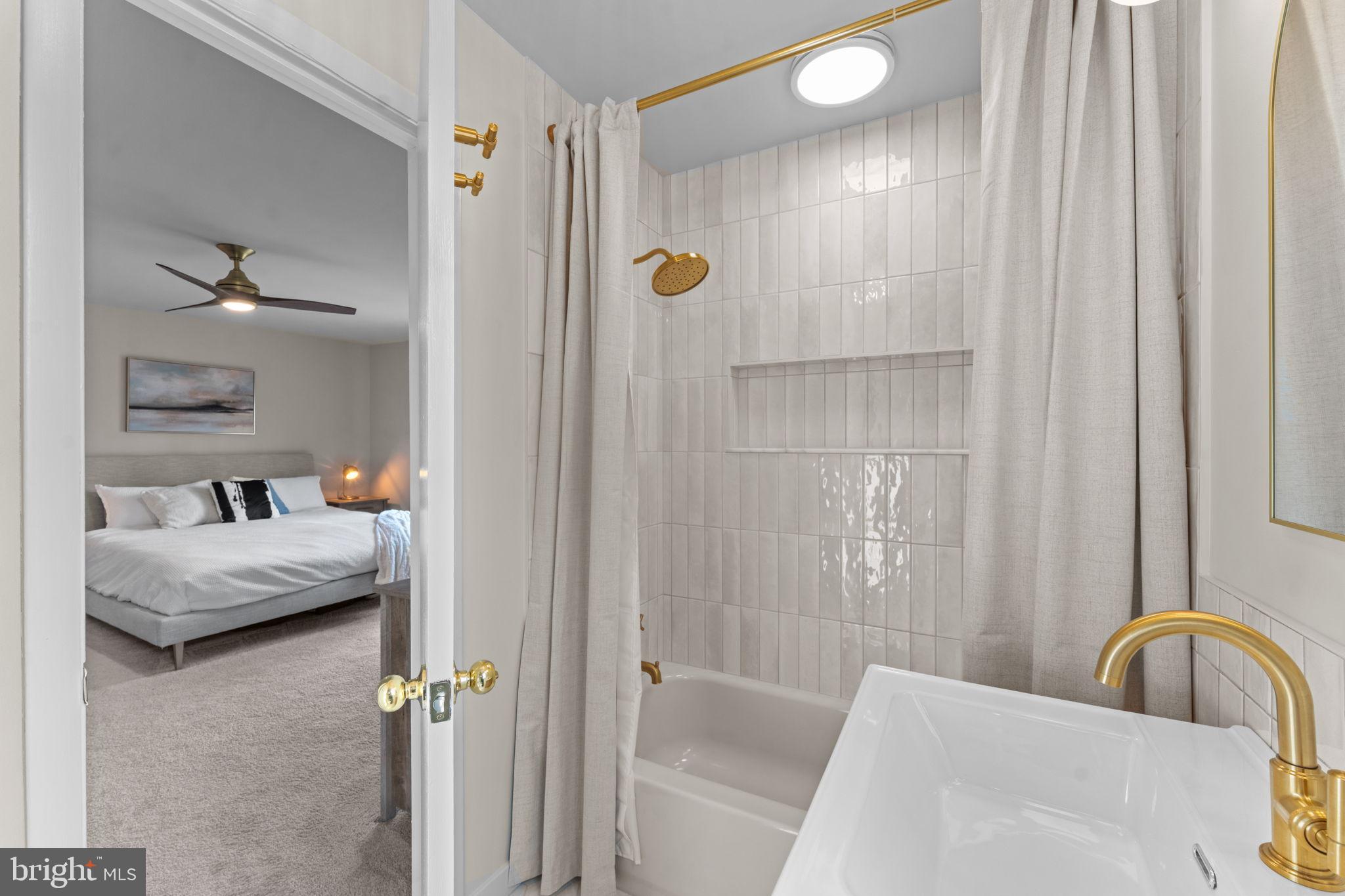 WOODSIDE - Residential