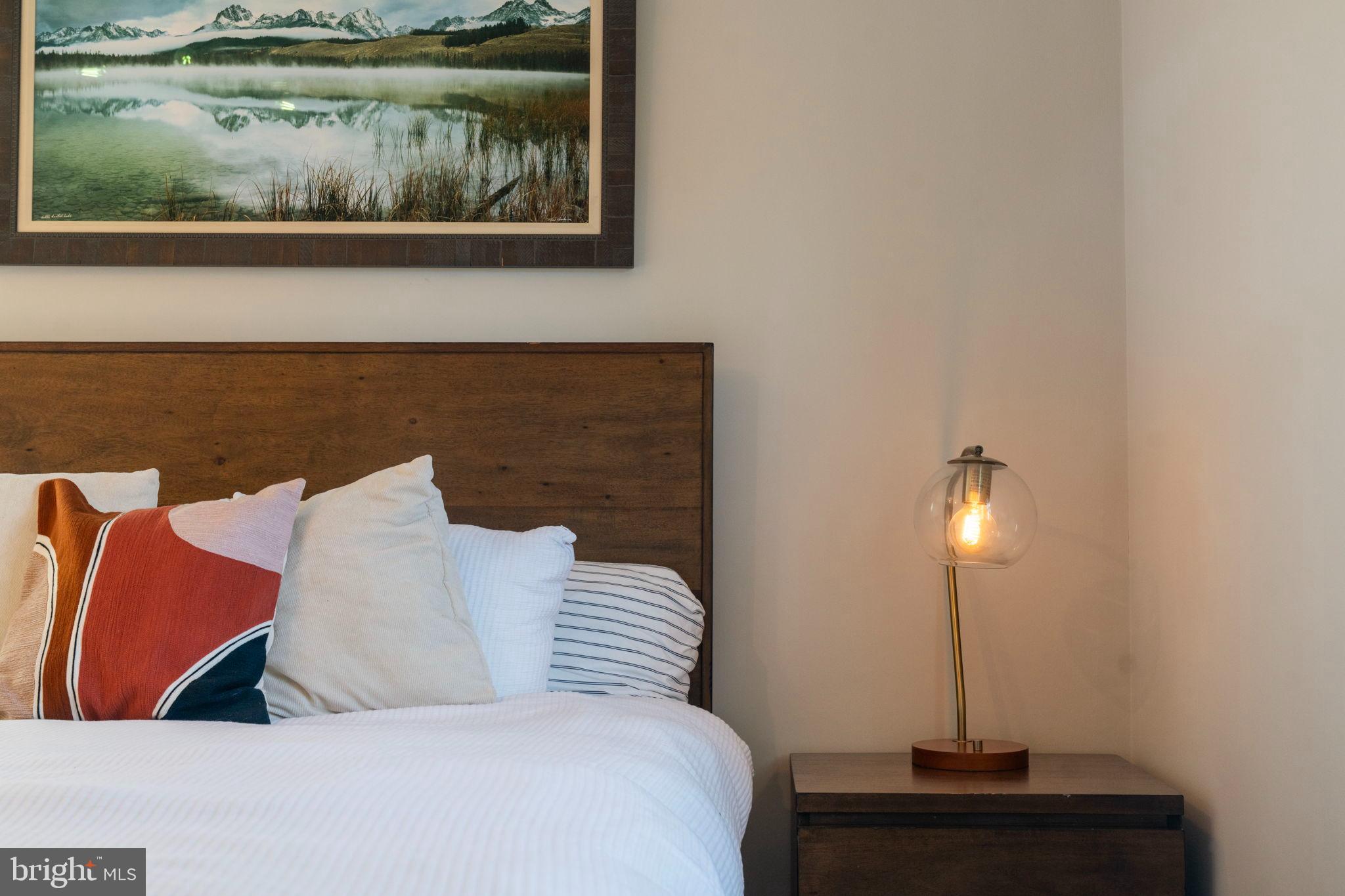 WOODSIDE - Residential