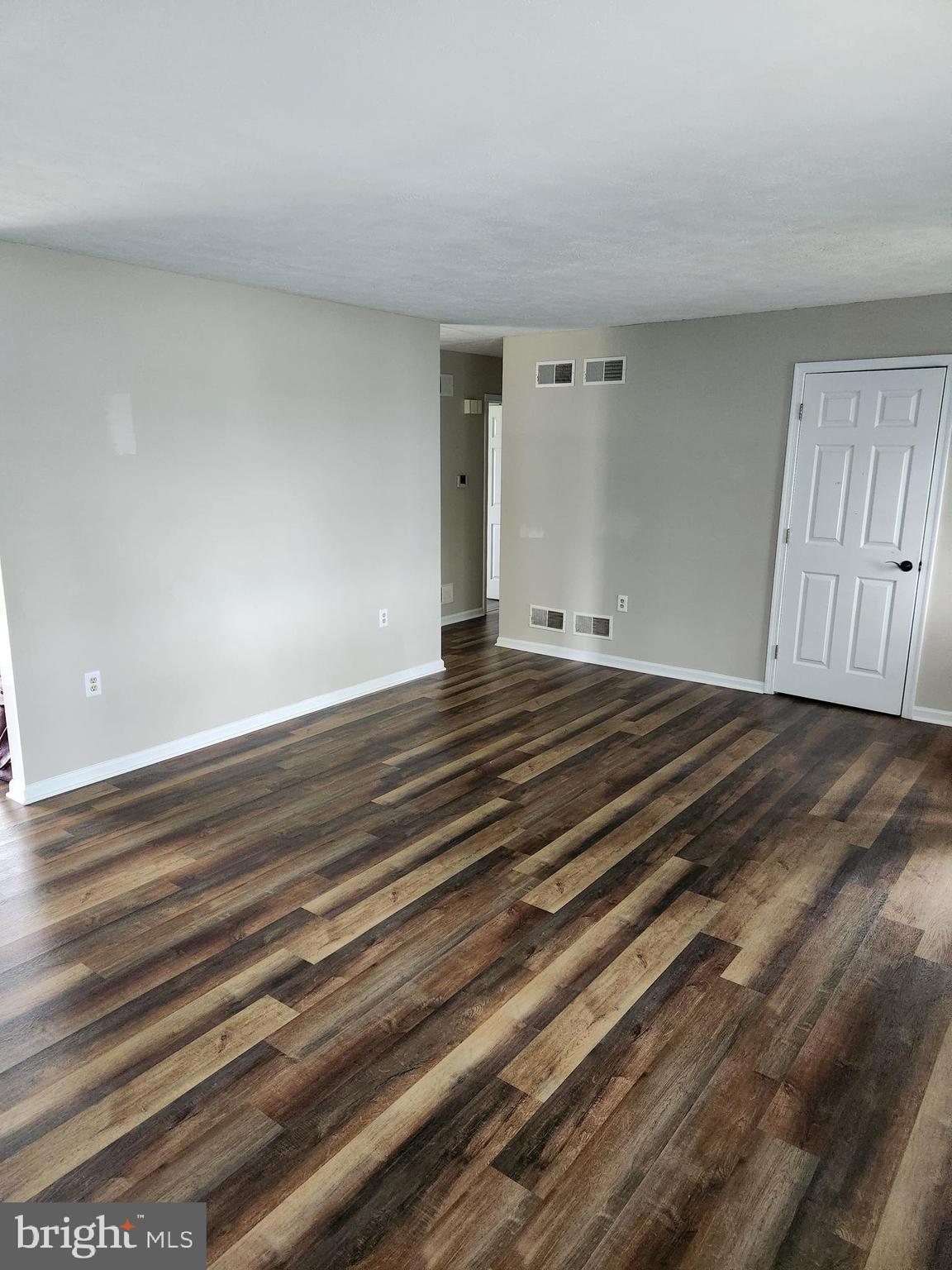 PENN STREET - Residential