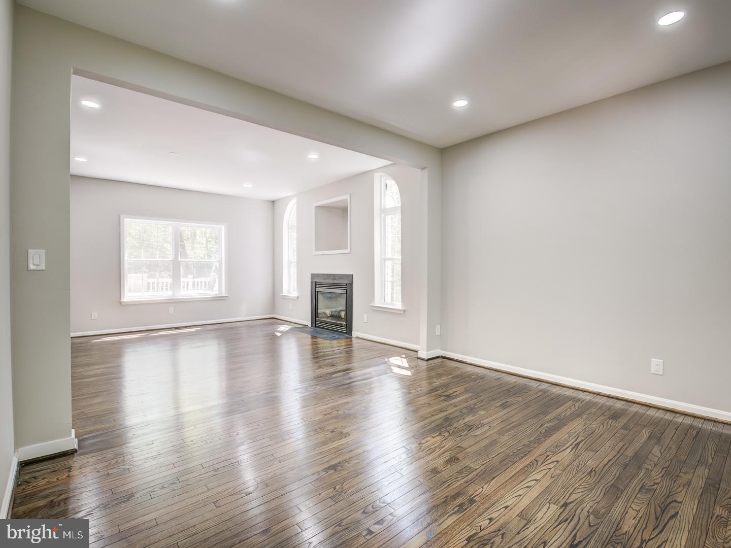 APPLE CREEK - Residential