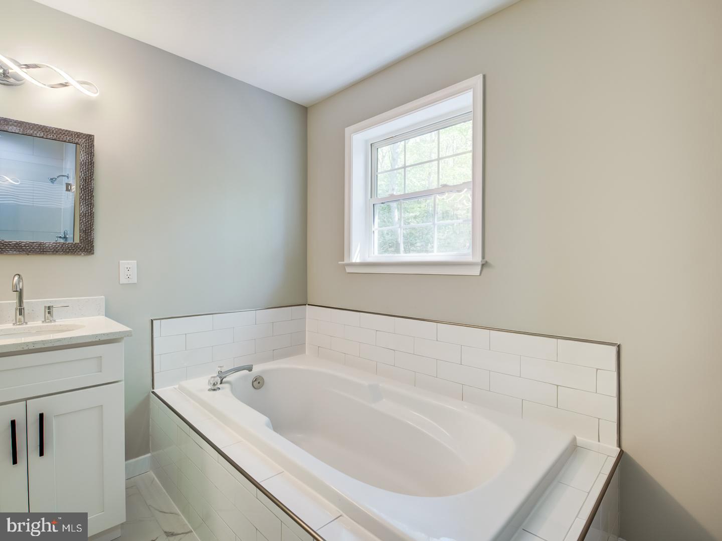 APPLE CREEK - Residential