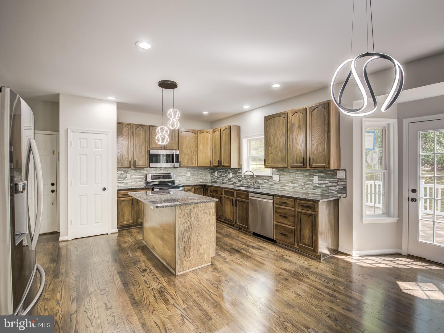 APPLE CREEK - Residential