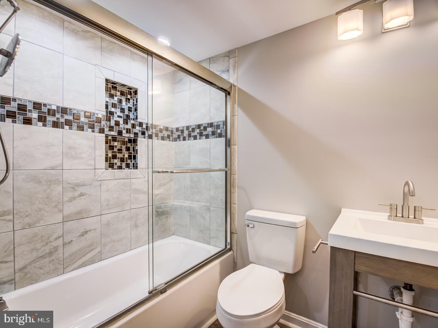 APPLE CREEK - Residential